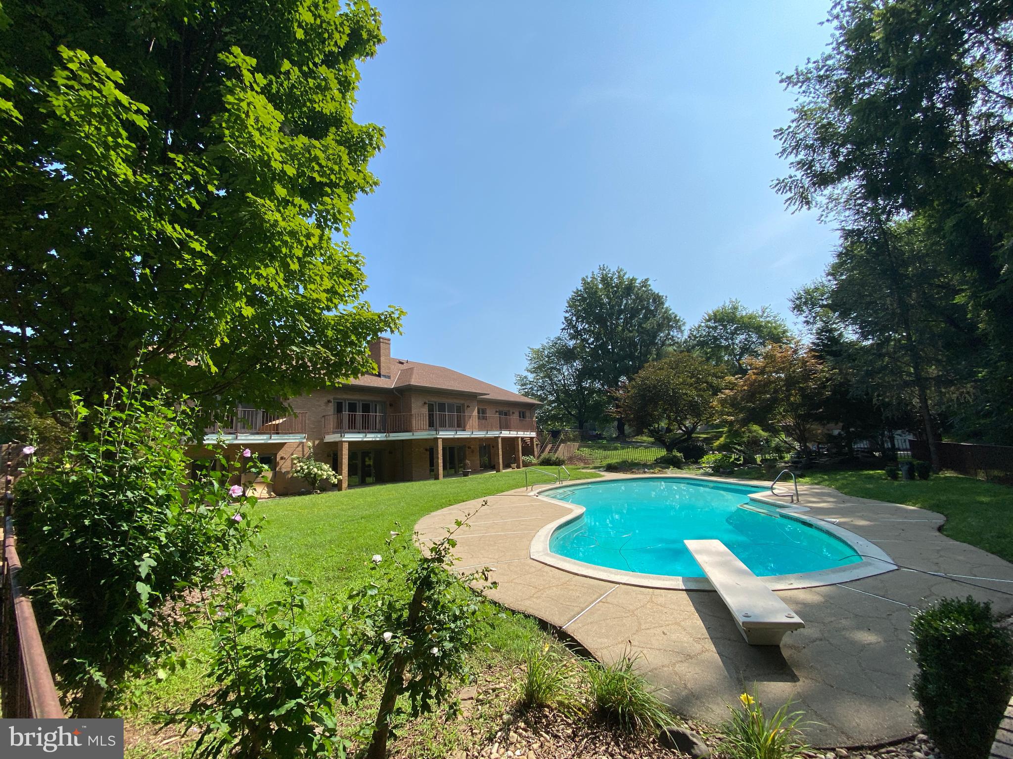 NORTH CLUB - Residential Lease