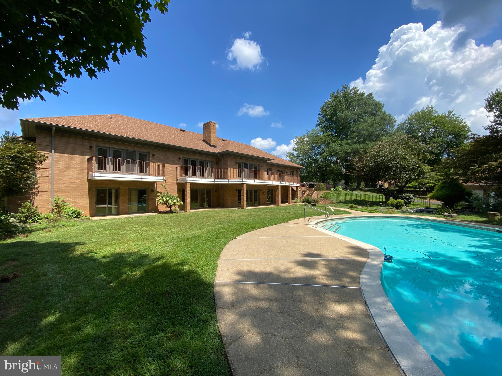 NORTH CLUB - Residential Lease