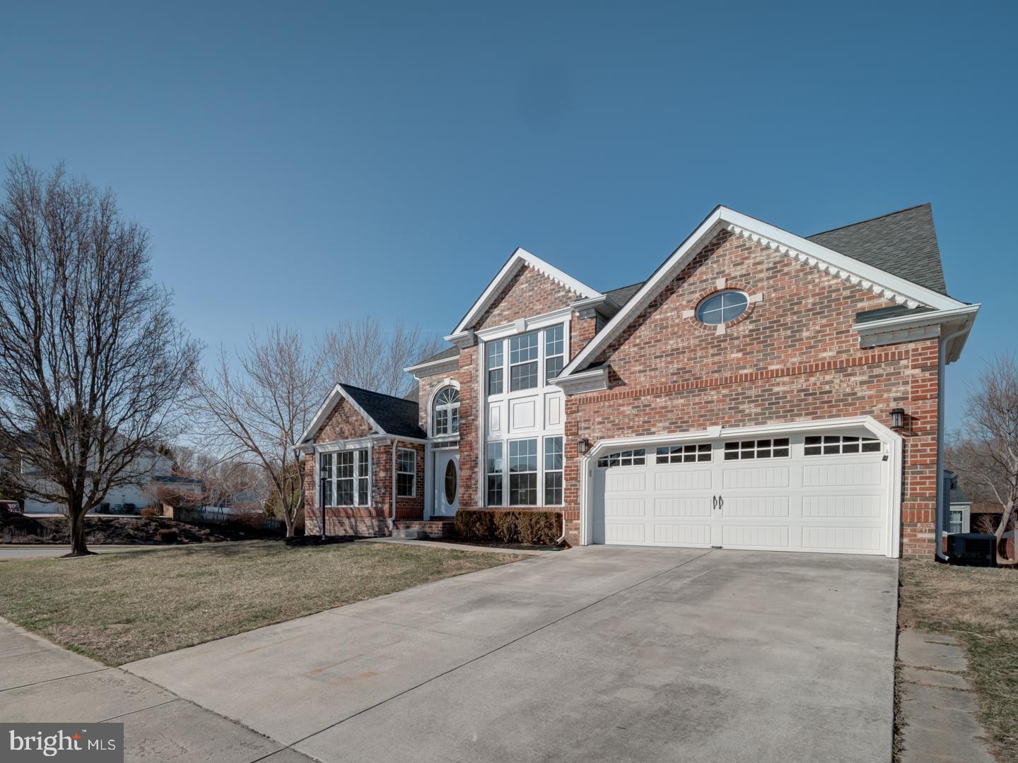 800 PINE CREEK WAY