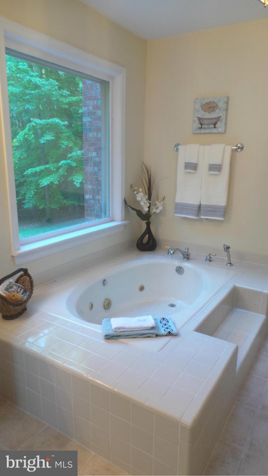 CANNON BLUFF/BACON RACE - Residential