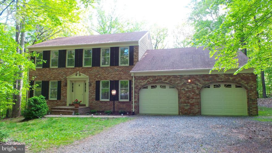 Motivated seller just reduced price $25,000!  Cozy SFH located close to grocery store, restaurants and major roads.  Sits on 1 acre surrounded by trees.  3 spacious bedrooms, master bedroom with walk-in closet and office/study!  Large deck leads to flat backyard!  Great home waiting for your family!