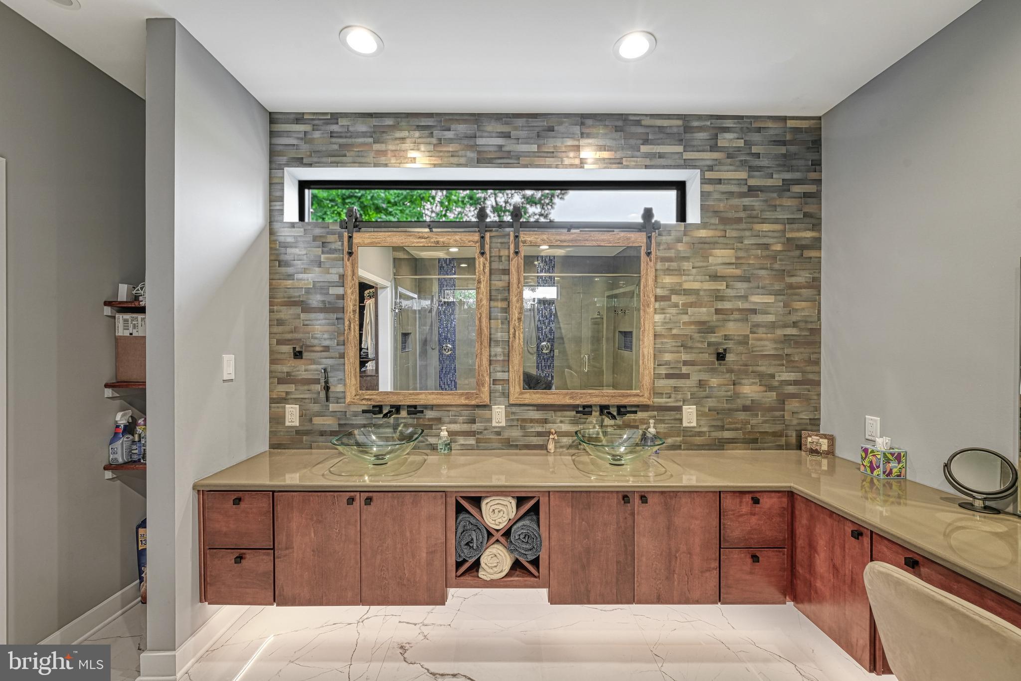 LIGHTHOUSE POINT - Residential