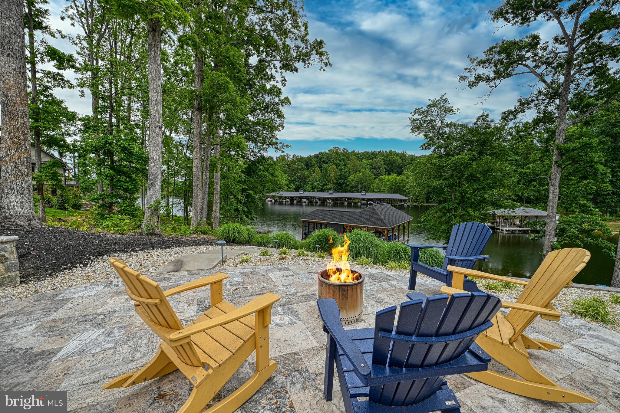 LIGHTHOUSE POINT - Residential