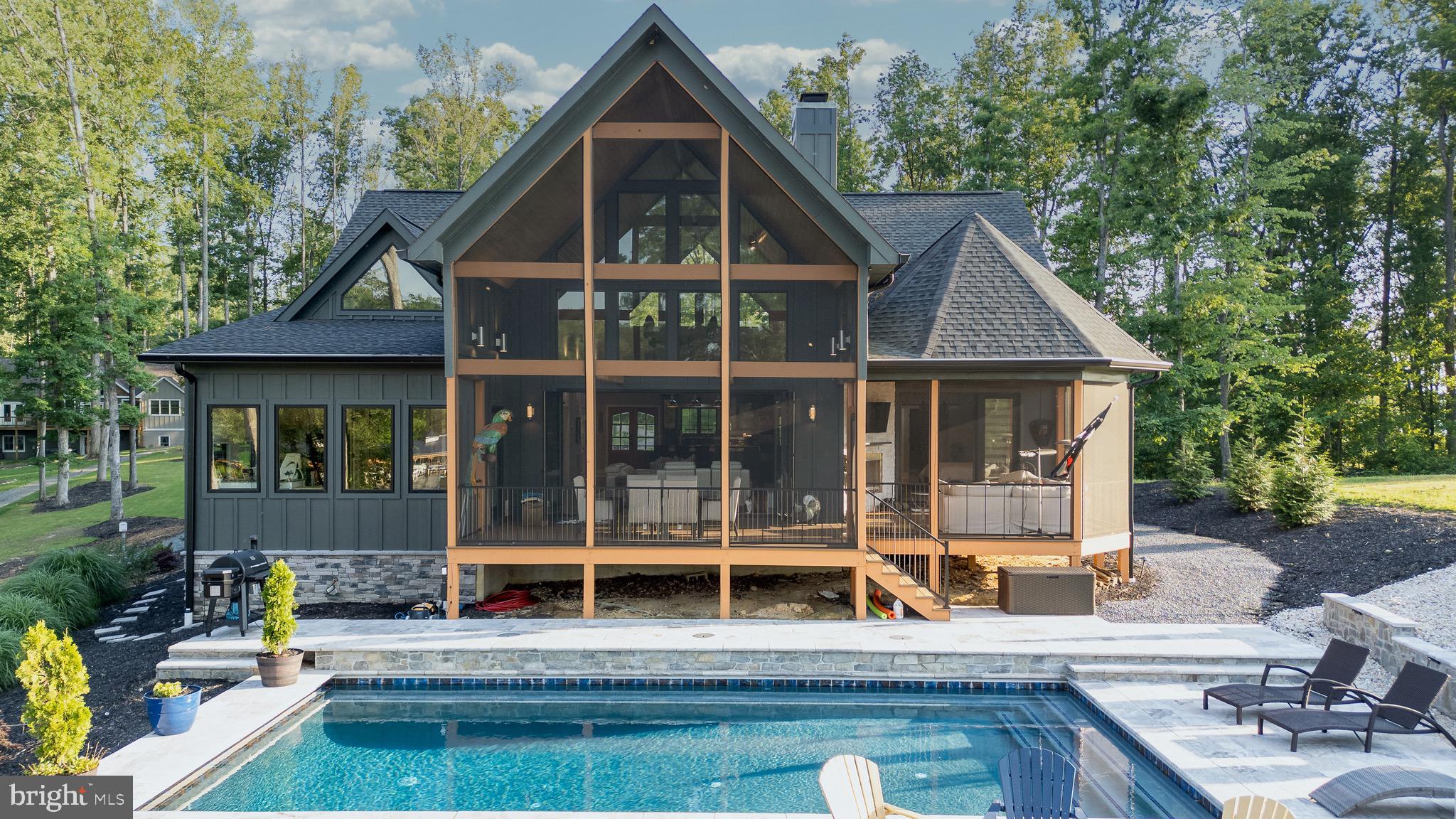 LIGHTHOUSE POINT - Residential