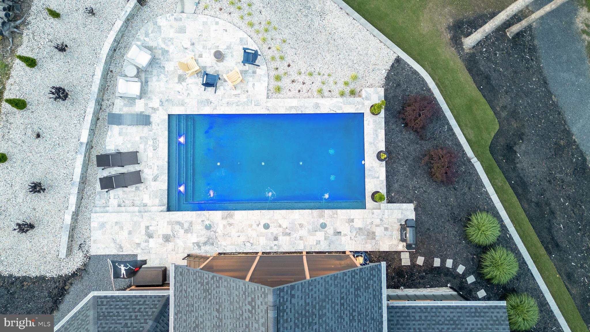 LIGHTHOUSE POINT - Residential