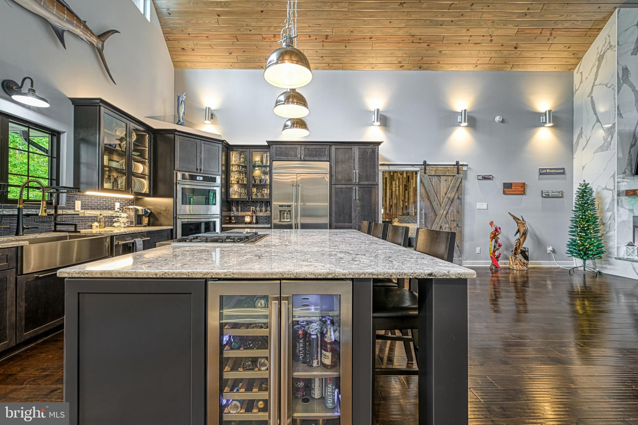 LIGHTHOUSE POINT - Residential