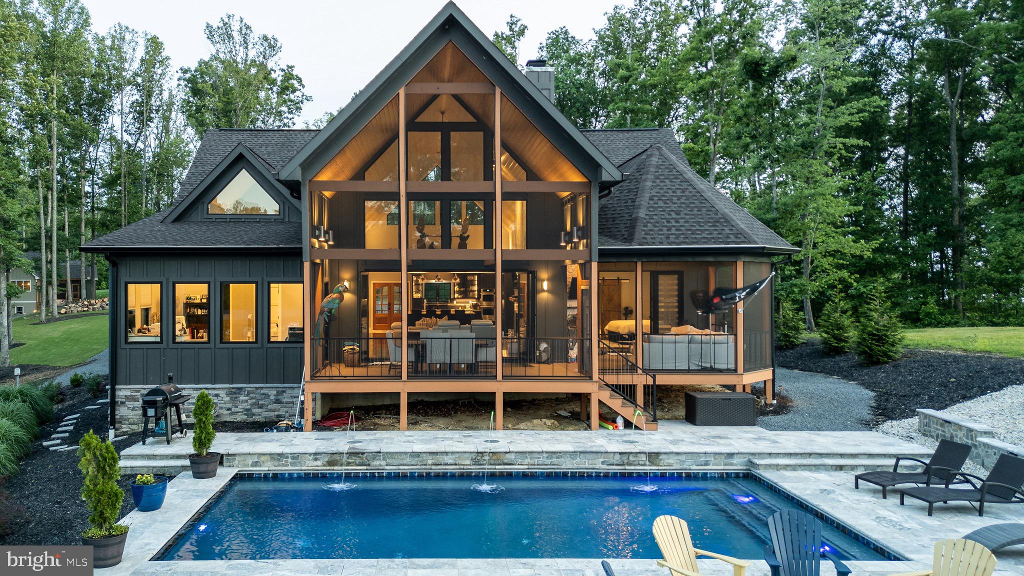 LIGHTHOUSE POINT - Residential