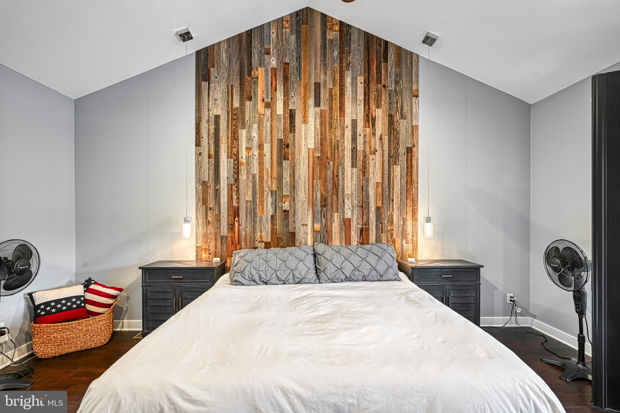 LIGHTHOUSE POINT - Residential