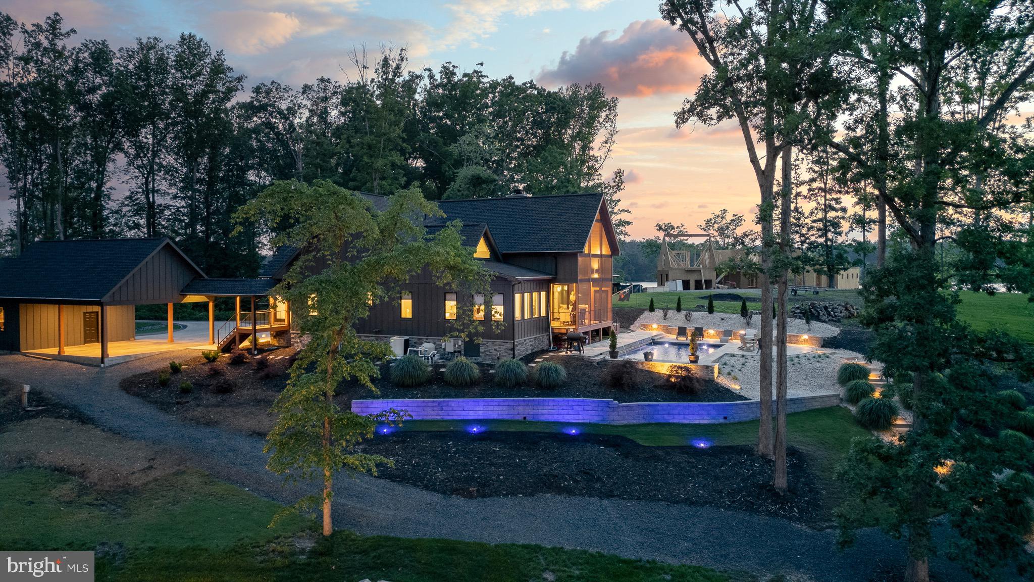 LIGHTHOUSE POINT - Residential