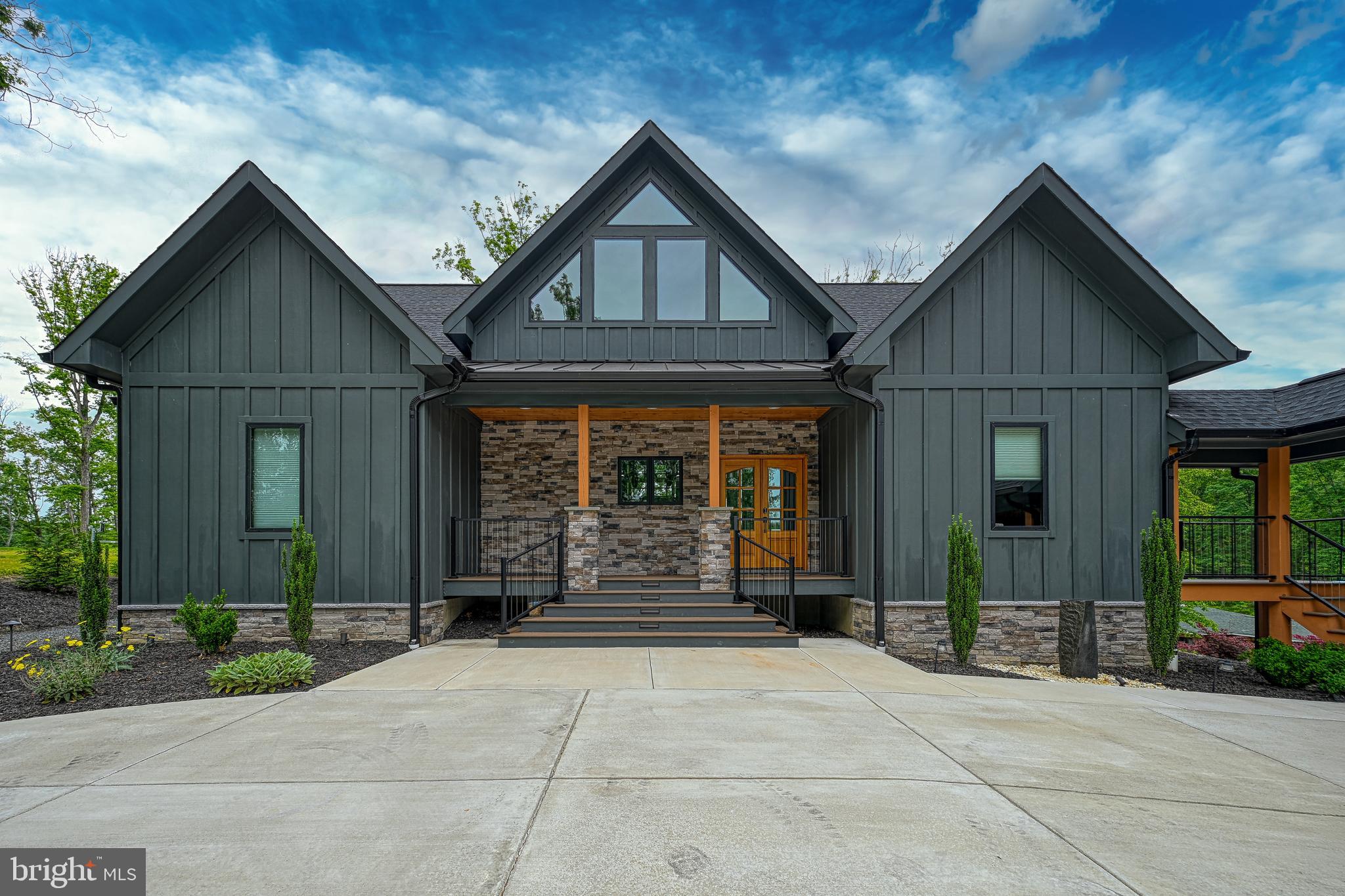 LIGHTHOUSE POINT - Residential