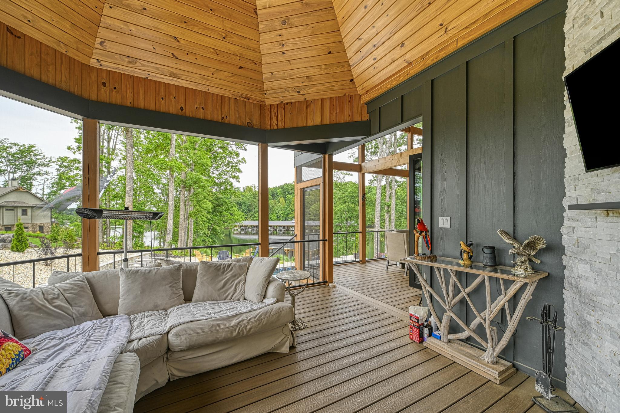 LIGHTHOUSE POINT - Residential