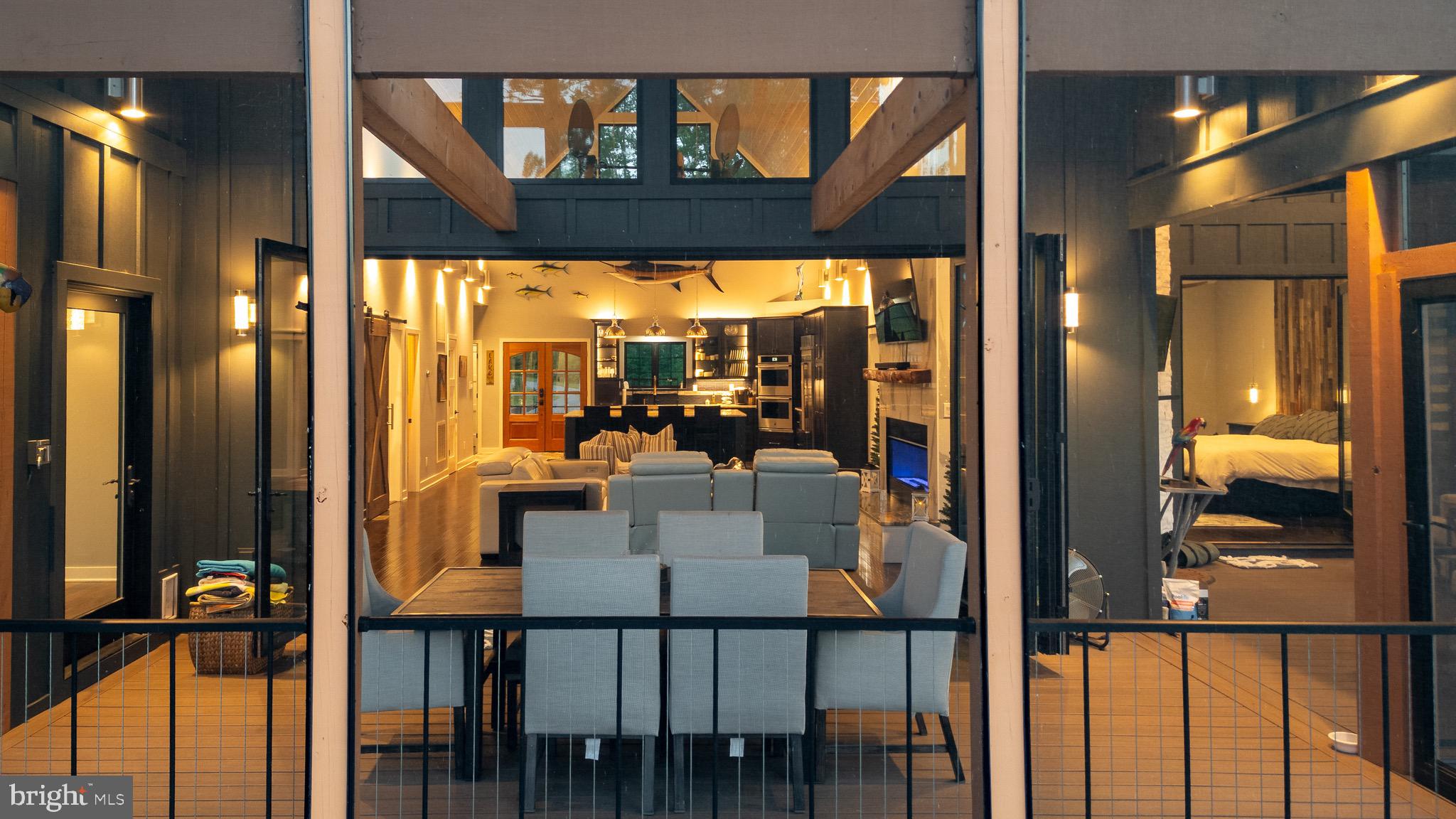 LIGHTHOUSE POINT - Residential