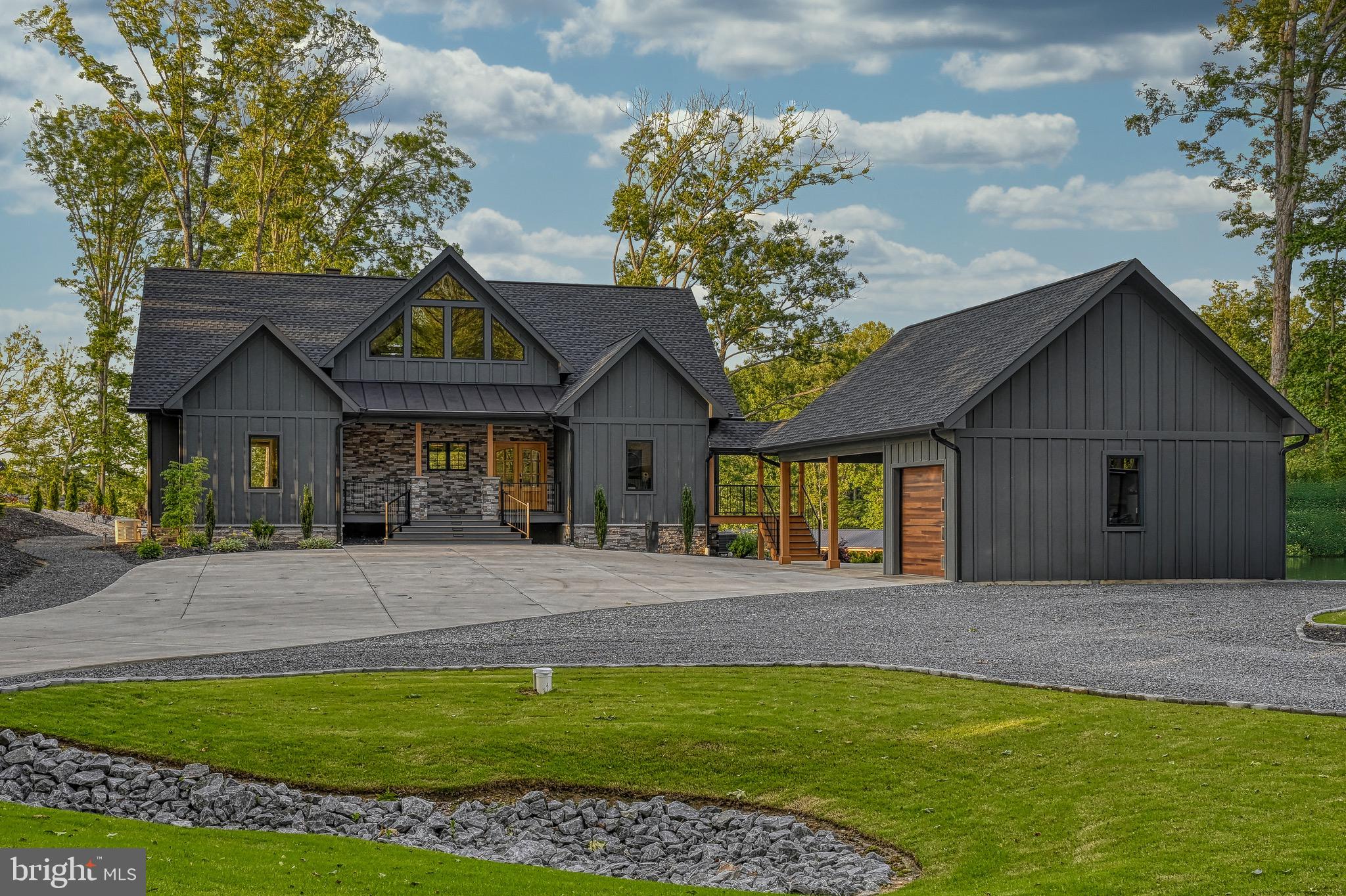 LIGHTHOUSE POINT - Residential