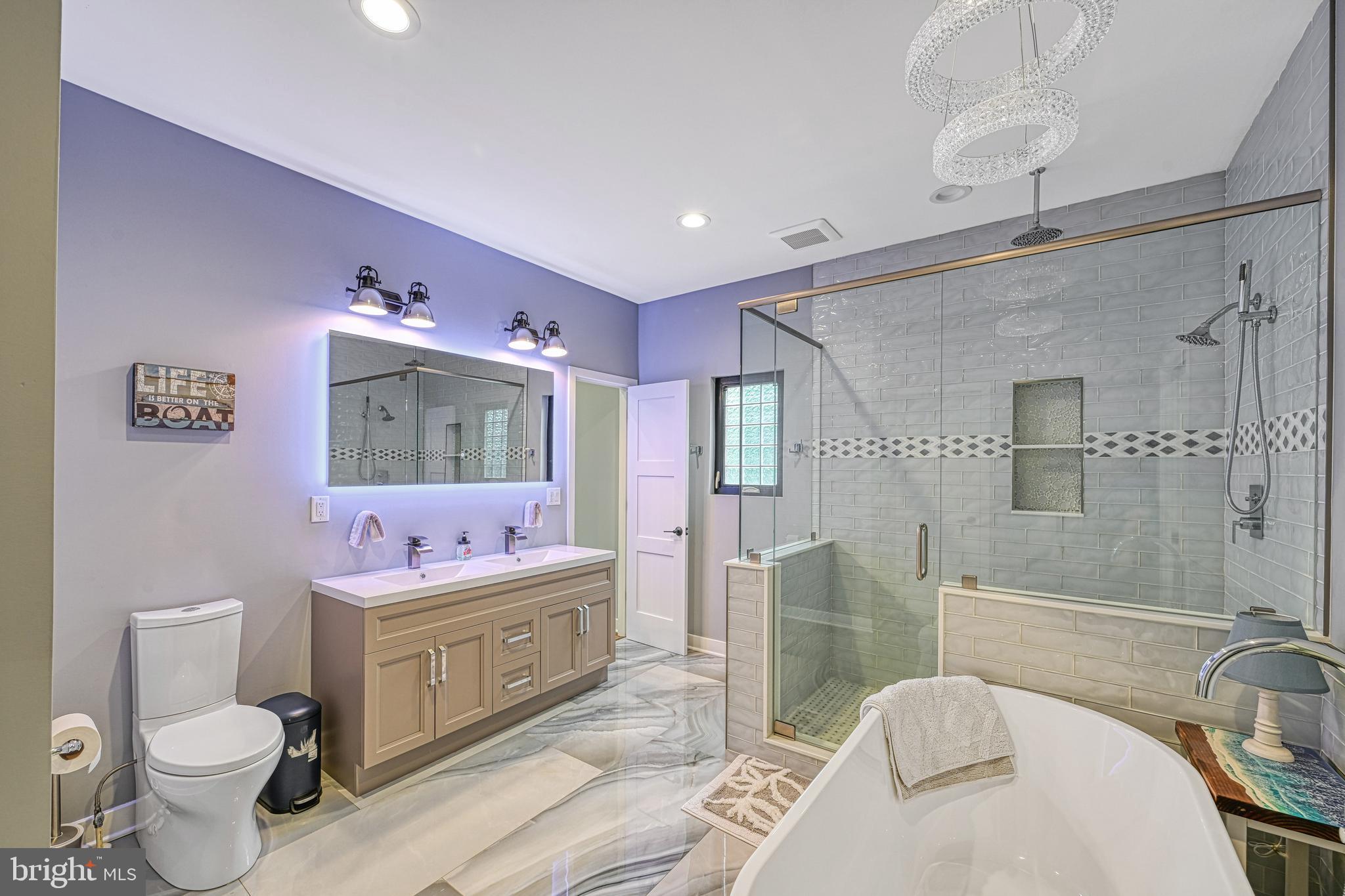 LIGHTHOUSE POINT - Residential