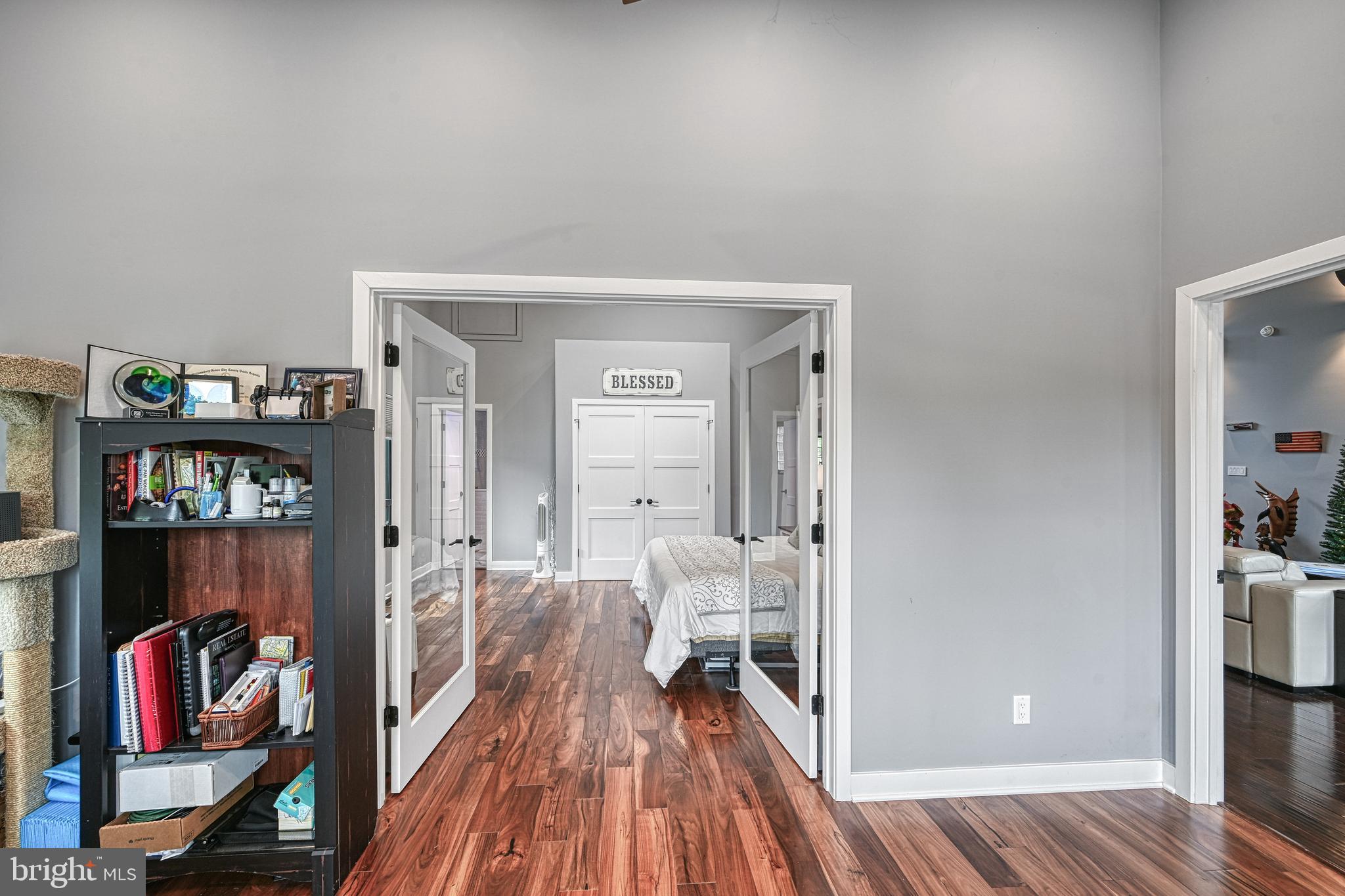 LIGHTHOUSE POINT - Residential