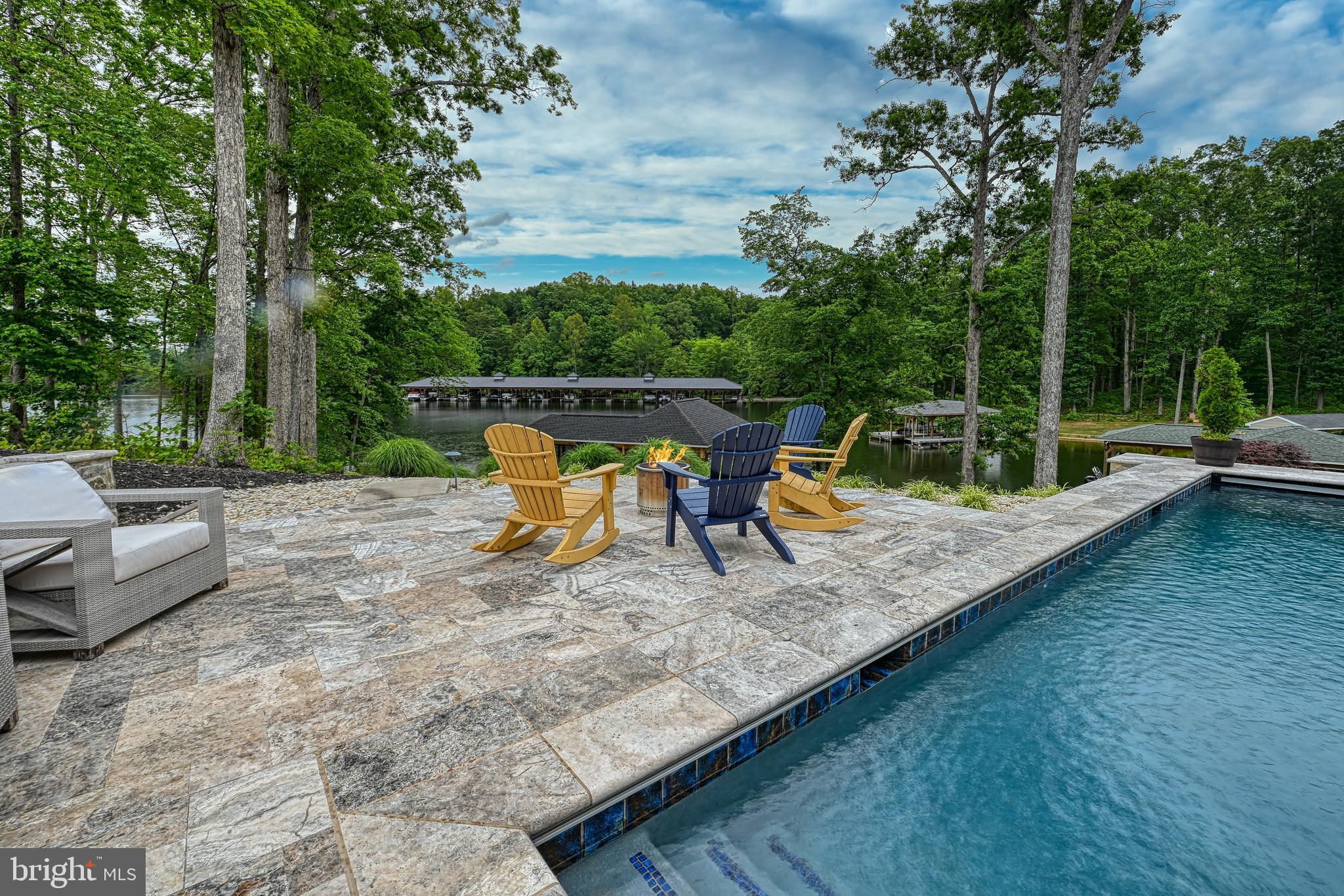 LIGHTHOUSE POINT - Residential