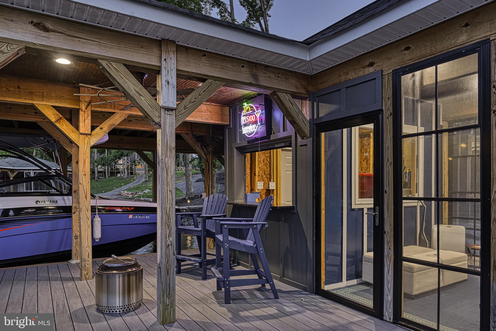 LIGHTHOUSE POINT - Residential