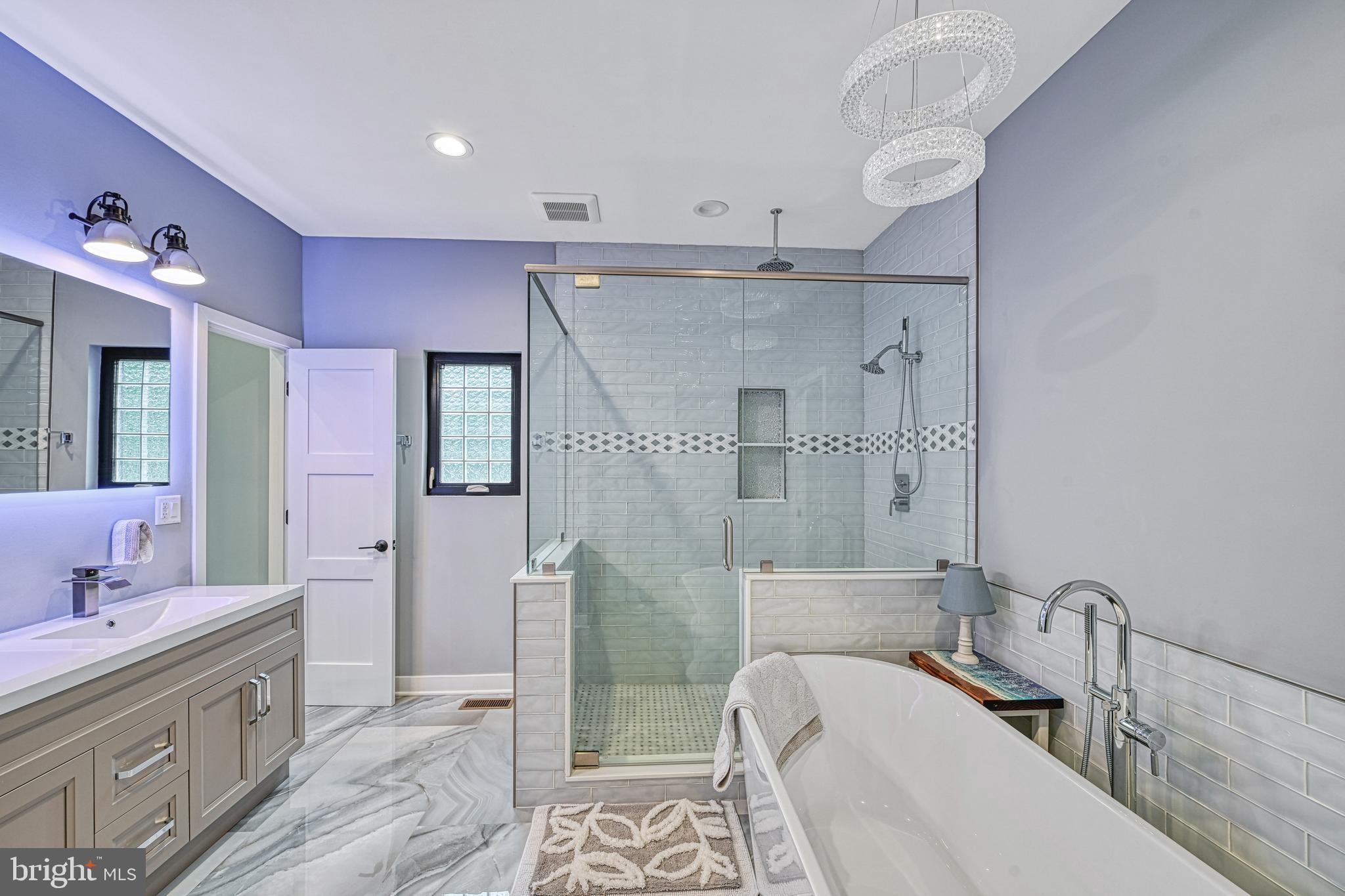 LIGHTHOUSE POINT - Residential