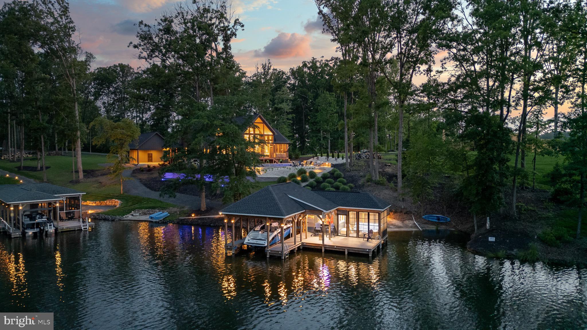 LIGHTHOUSE POINT - Residential