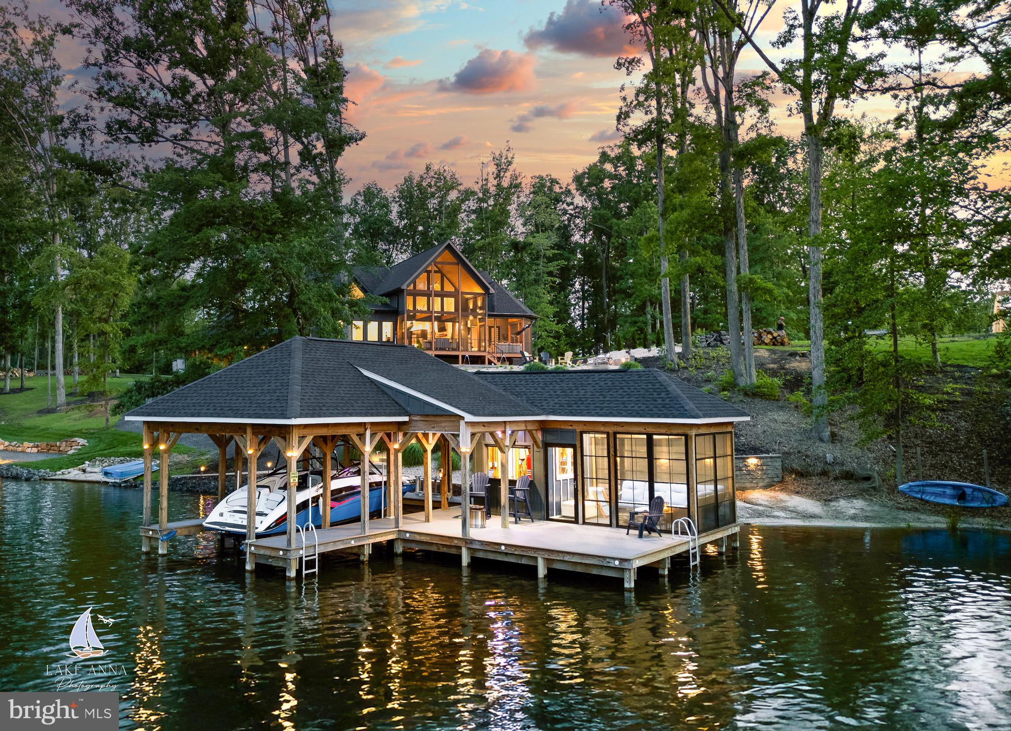 LIGHTHOUSE POINT - Residential