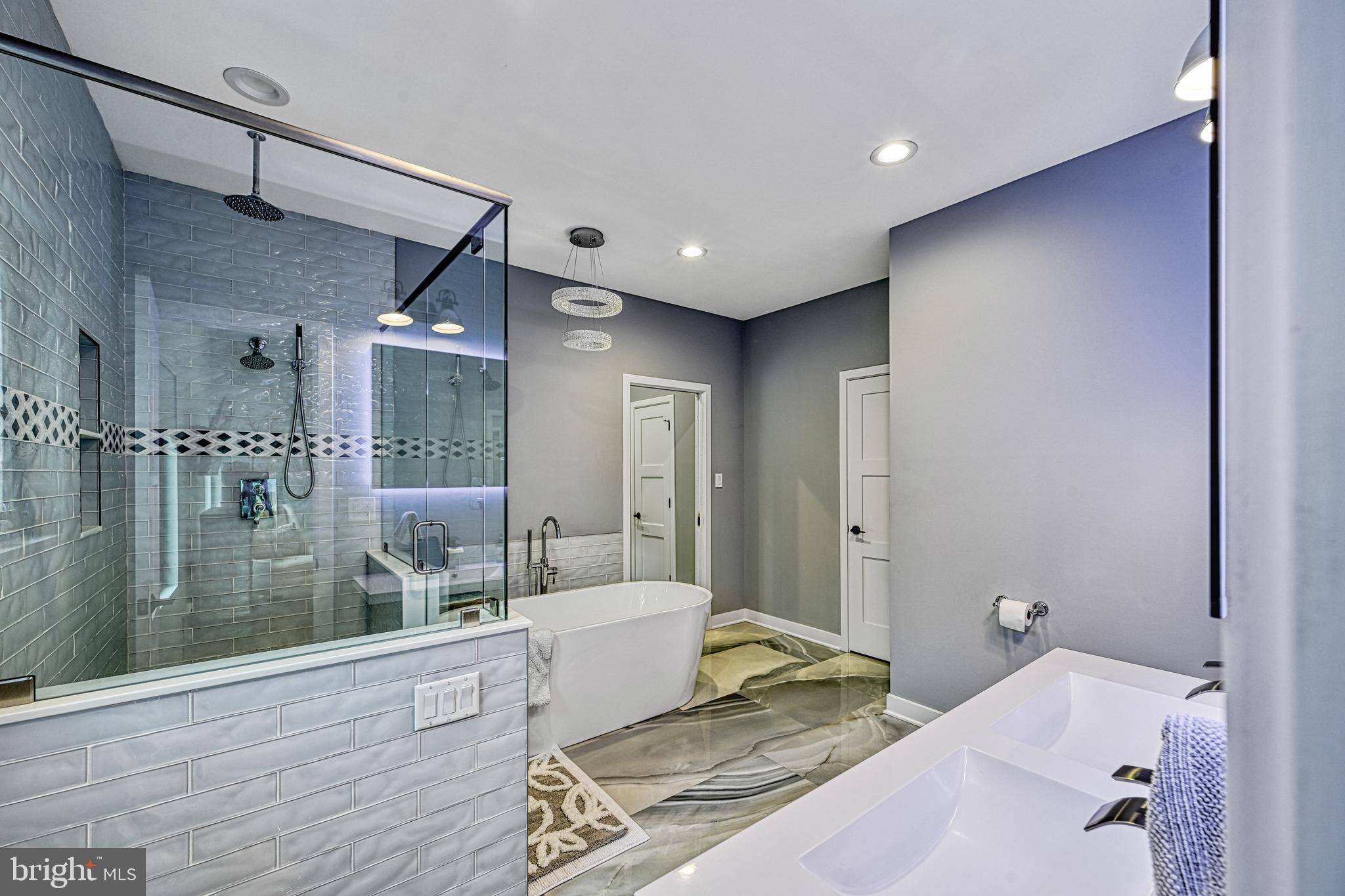 LIGHTHOUSE POINT - Residential