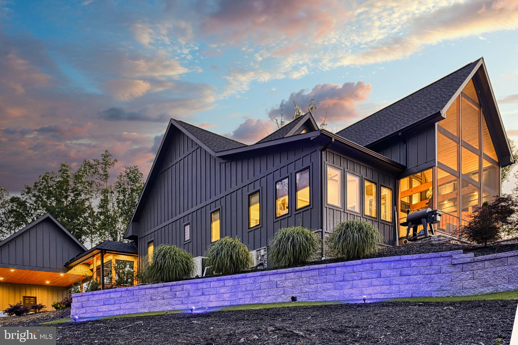 LIGHTHOUSE POINT - Residential