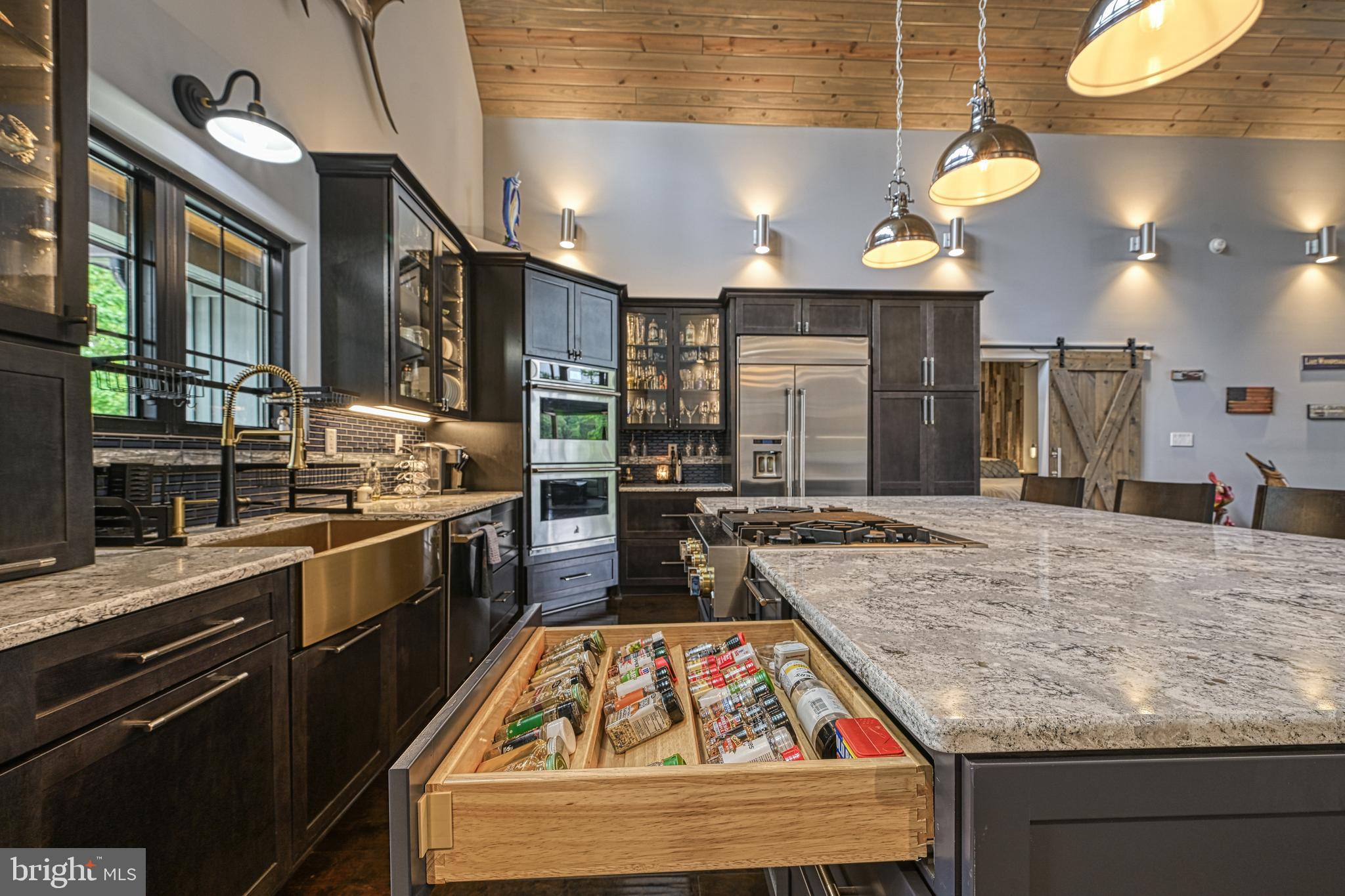 LIGHTHOUSE POINT - Residential