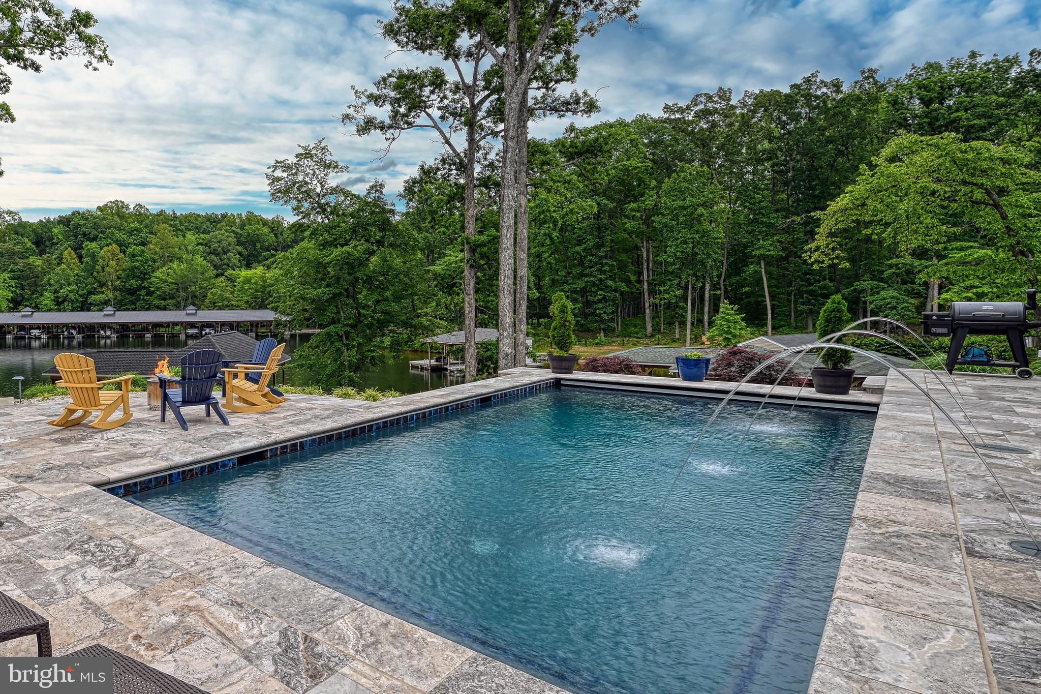 LIGHTHOUSE POINT - Residential