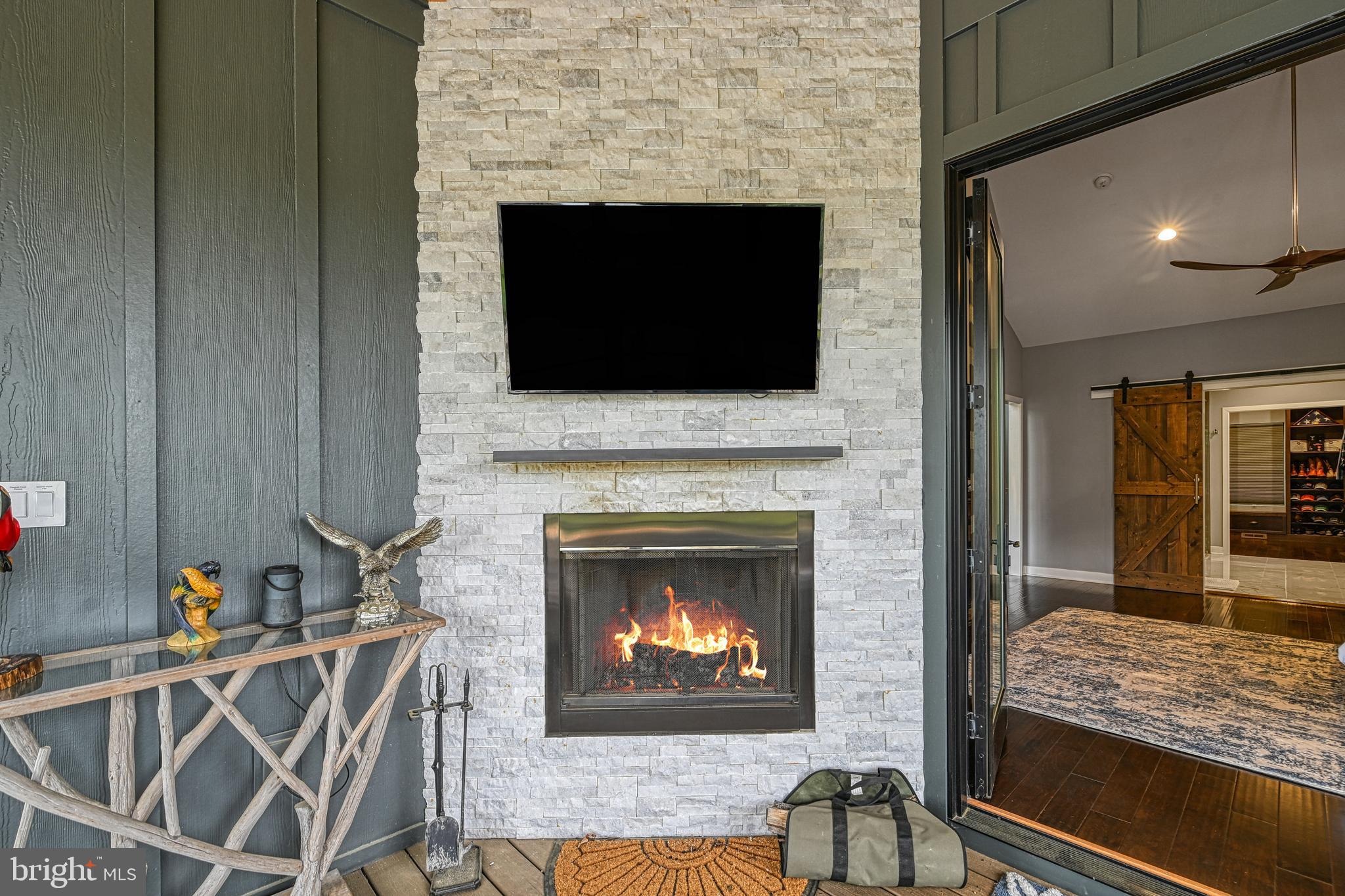 LIGHTHOUSE POINT - Residential