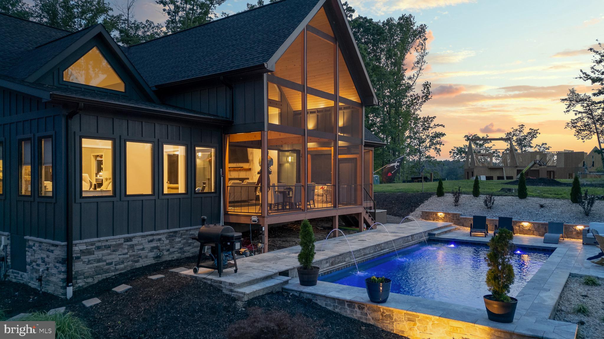 LIGHTHOUSE POINT - Residential