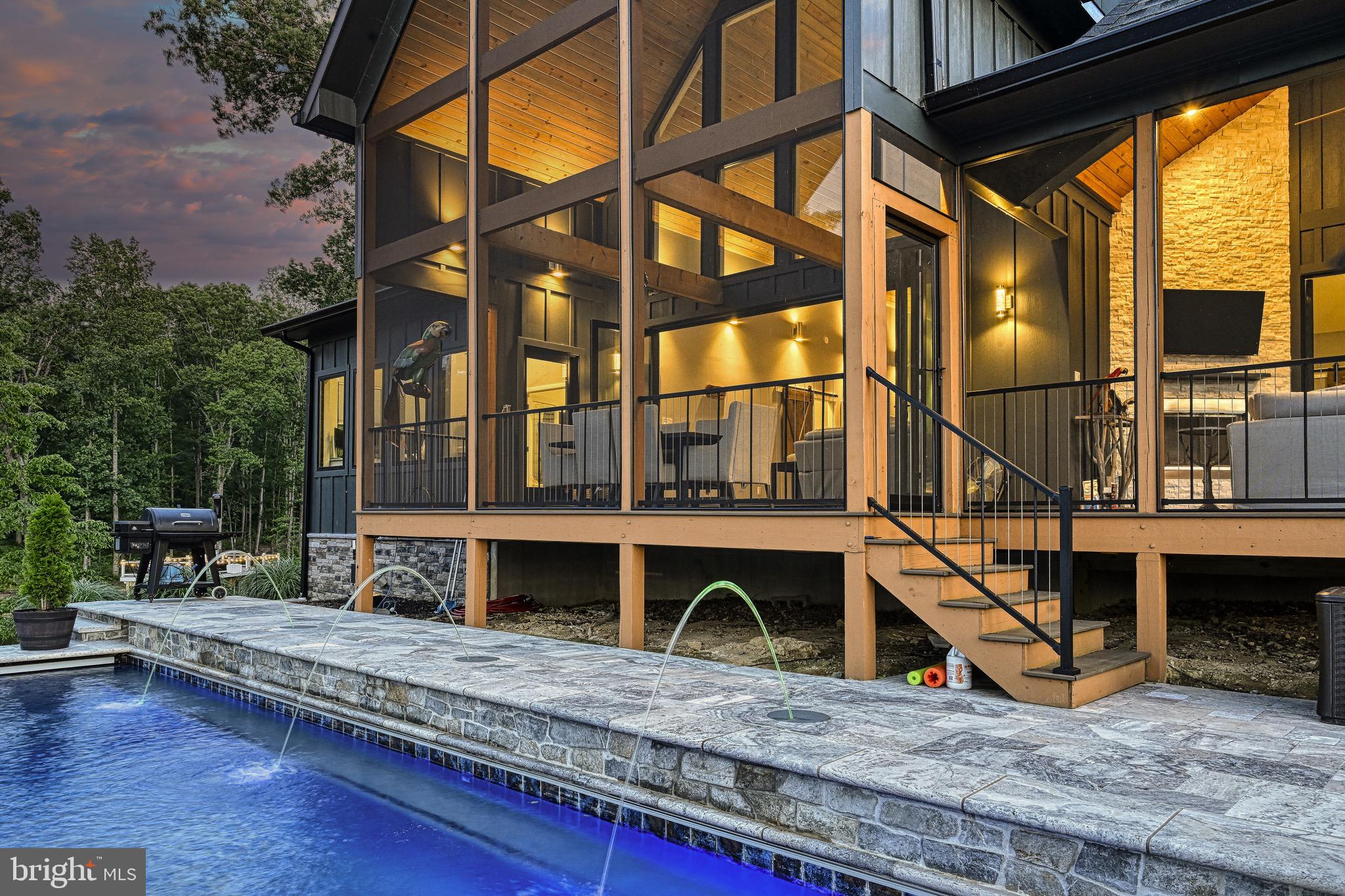 LIGHTHOUSE POINT - Residential