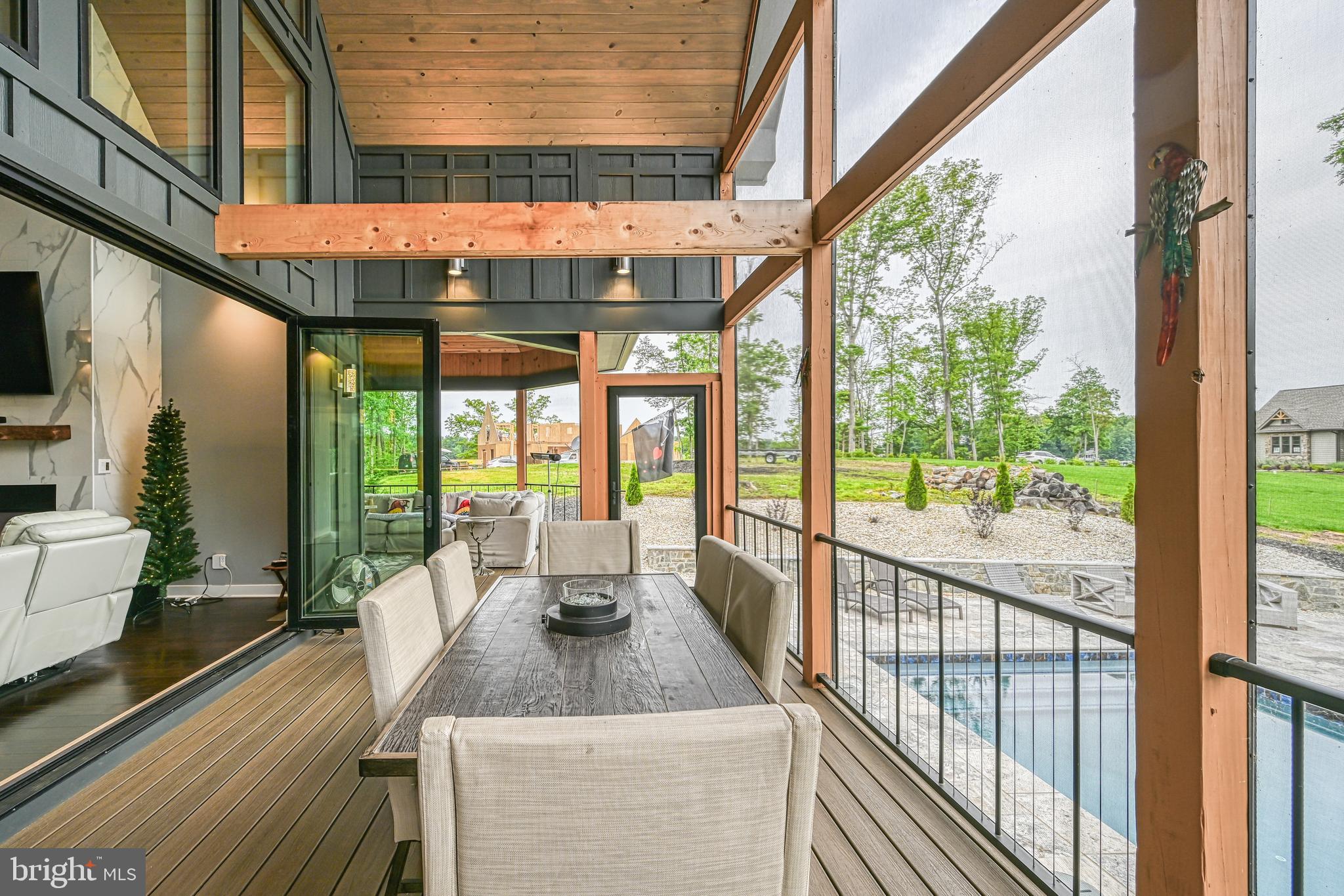 LIGHTHOUSE POINT - Residential