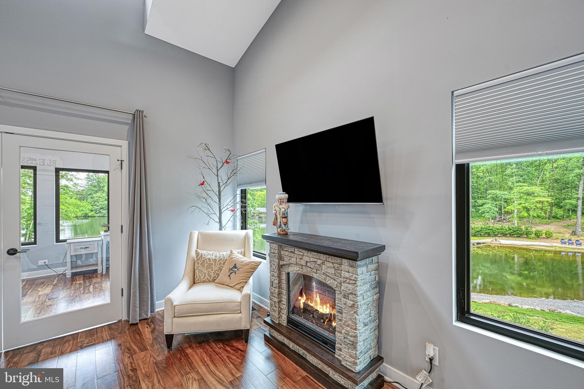 LIGHTHOUSE POINT - Residential