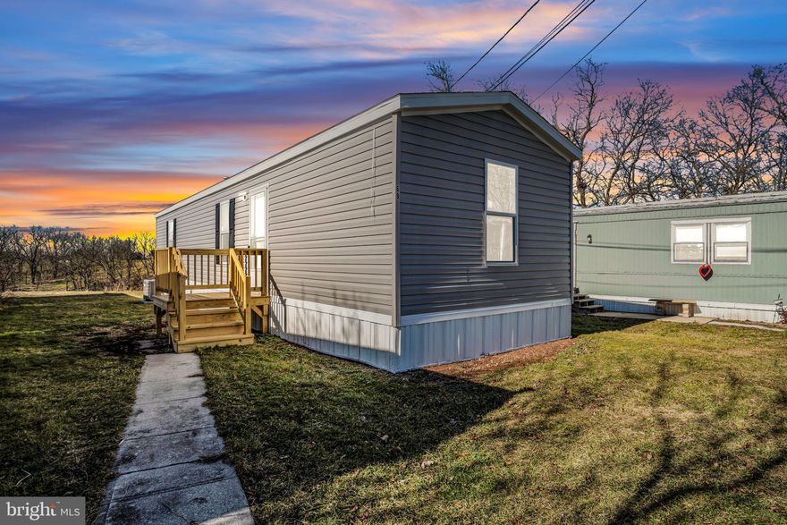 This stunning residence offers everything you desire in a modern living space. This home has the perfect blend of charm and affordability with this delightful 2-bedroom, 2-bathroom home. Whether you're a first-time buyer or downsizing, this residence offers the ideal combination of comfort and value. The inviting living room provides the perfect space to relax and unwind, with ample room for entertaining friends or simply enjoying a quiet evening. 
In the modern kitchen, cooking will be a joy, complete with brand-new appliances including a refrigerator and range. And when the temperatures drop, you can stay cozy and warm thanks to the efficient propane furnace.  No need to worry about laundry day – this home has a convenient laundry room, making chores a breeze. 
Best of all, this charming abode offers affordability without sacrificing comfort or style. Say goodbye to sky-high mortgage payments and hello to a cozy, inviting space you can truly call your own.
Don't miss out on this fantastic opportunity to own a comfortable home without breaking the bank. Schedule your viewing today and discover the perfect blend of charm and affordability!
Located in the vibrant Paradise Homes Community, you'll have access to all the amenities you need just moments away. From shopping and dining to recreation and entertainment, everything you desire is within reach. 
Schedule your viewing today and make this brand-new 2023 Singlewide Mobile Home your slice of paradise.