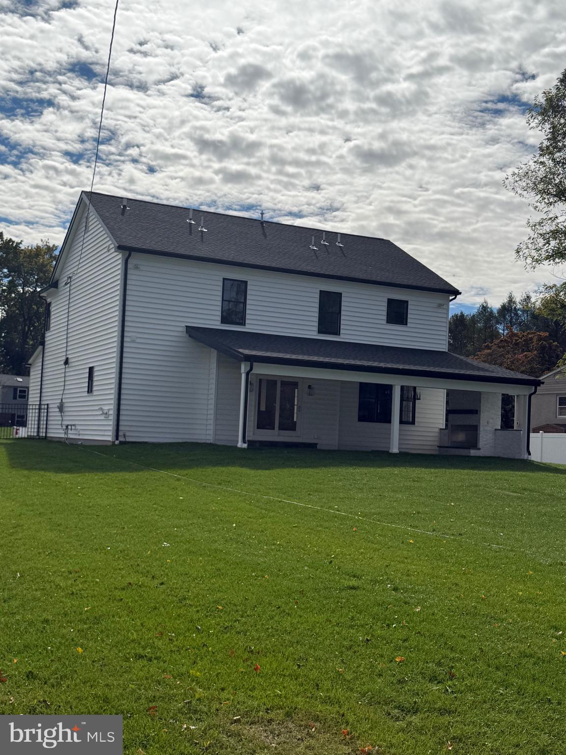 HILLSIDE MANOR - Residential