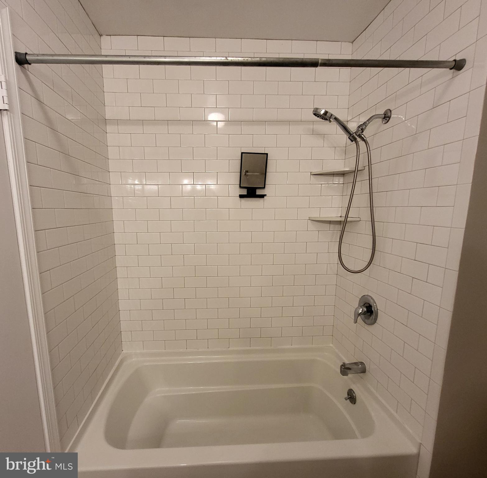 GLENLOCH - Residential Lease