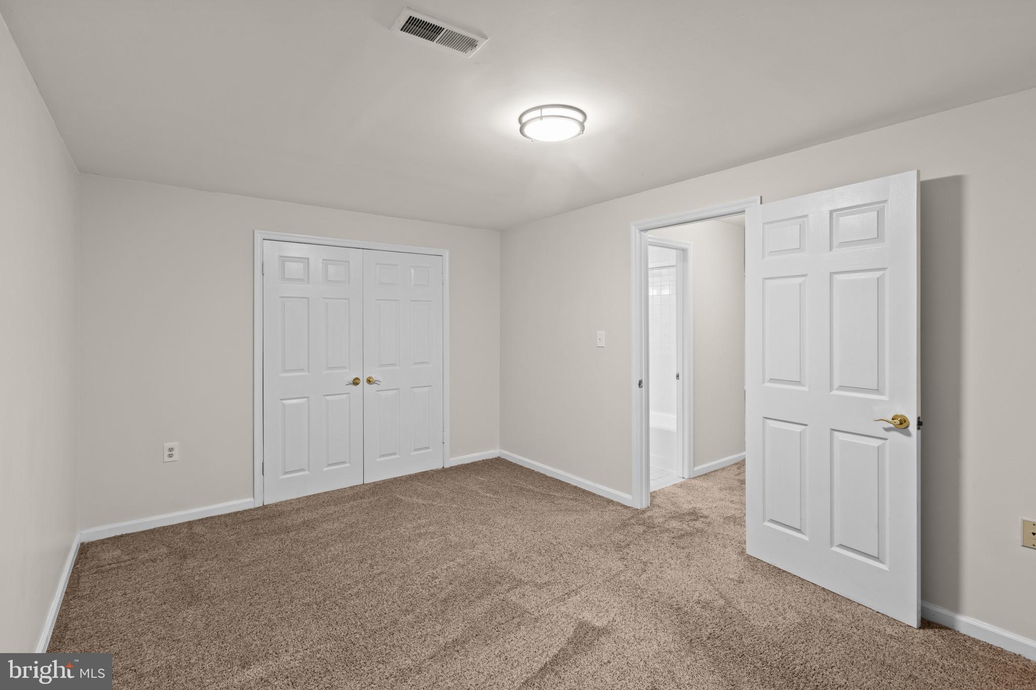 VILLAGE OF HICKORY RIDGE - Residential