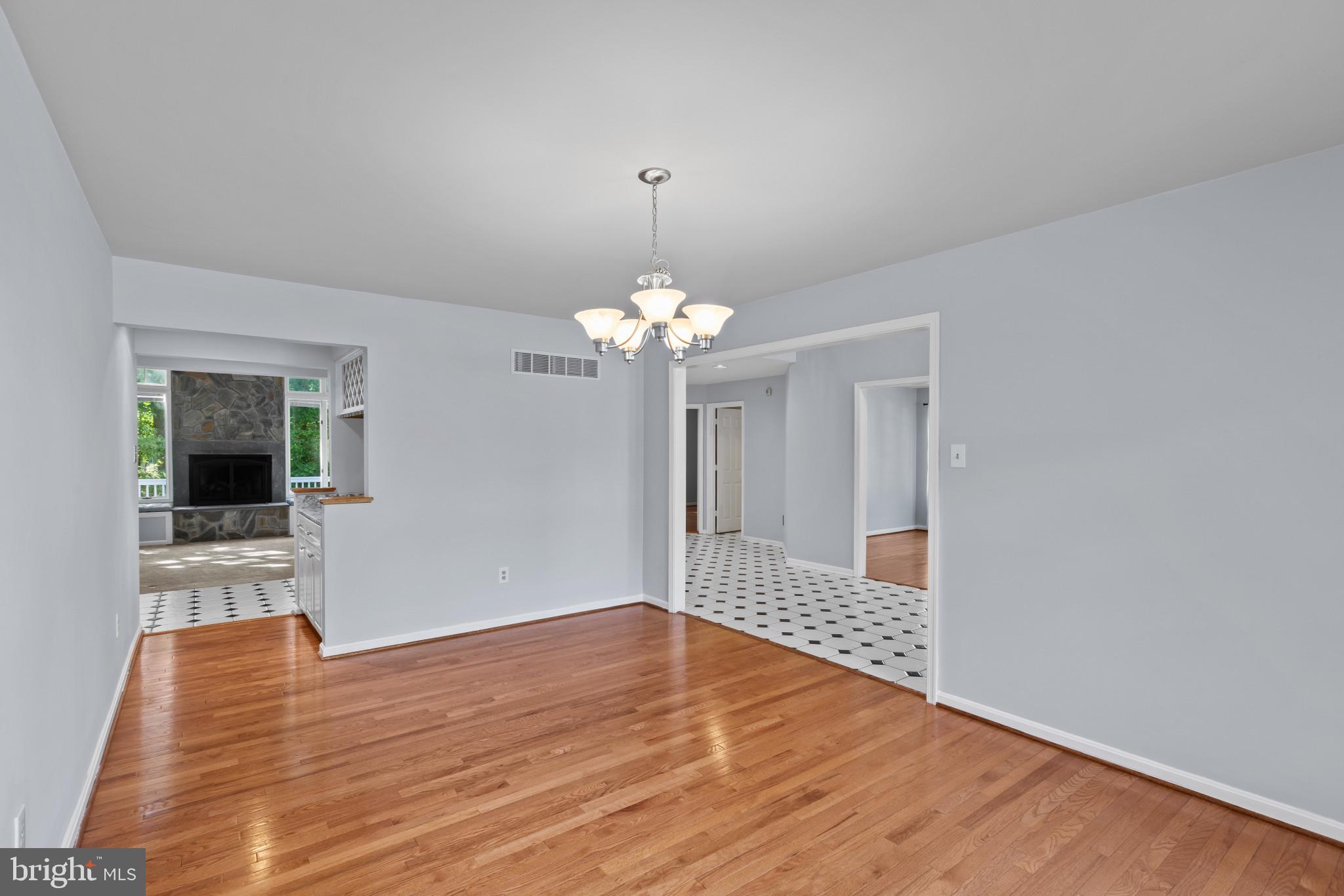 VILLAGE OF HICKORY RIDGE - Residential