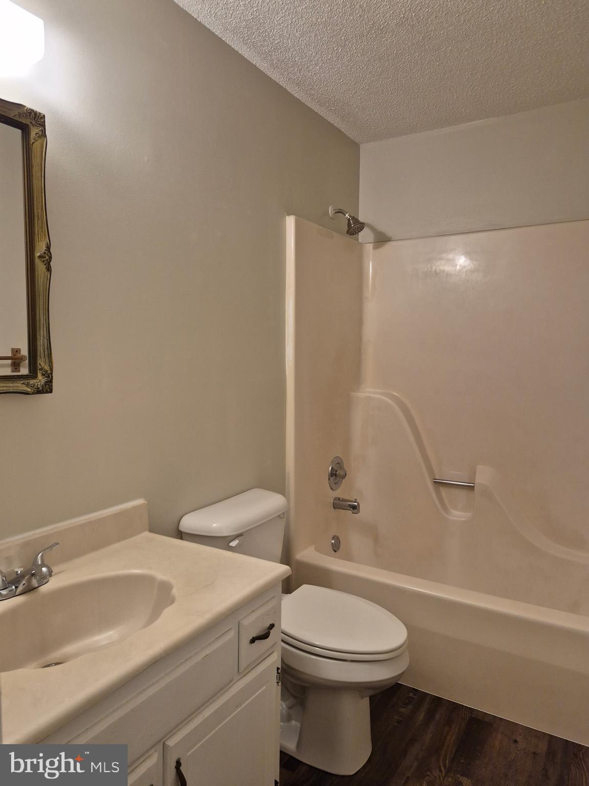 CLAY MANOR - Residential Lease