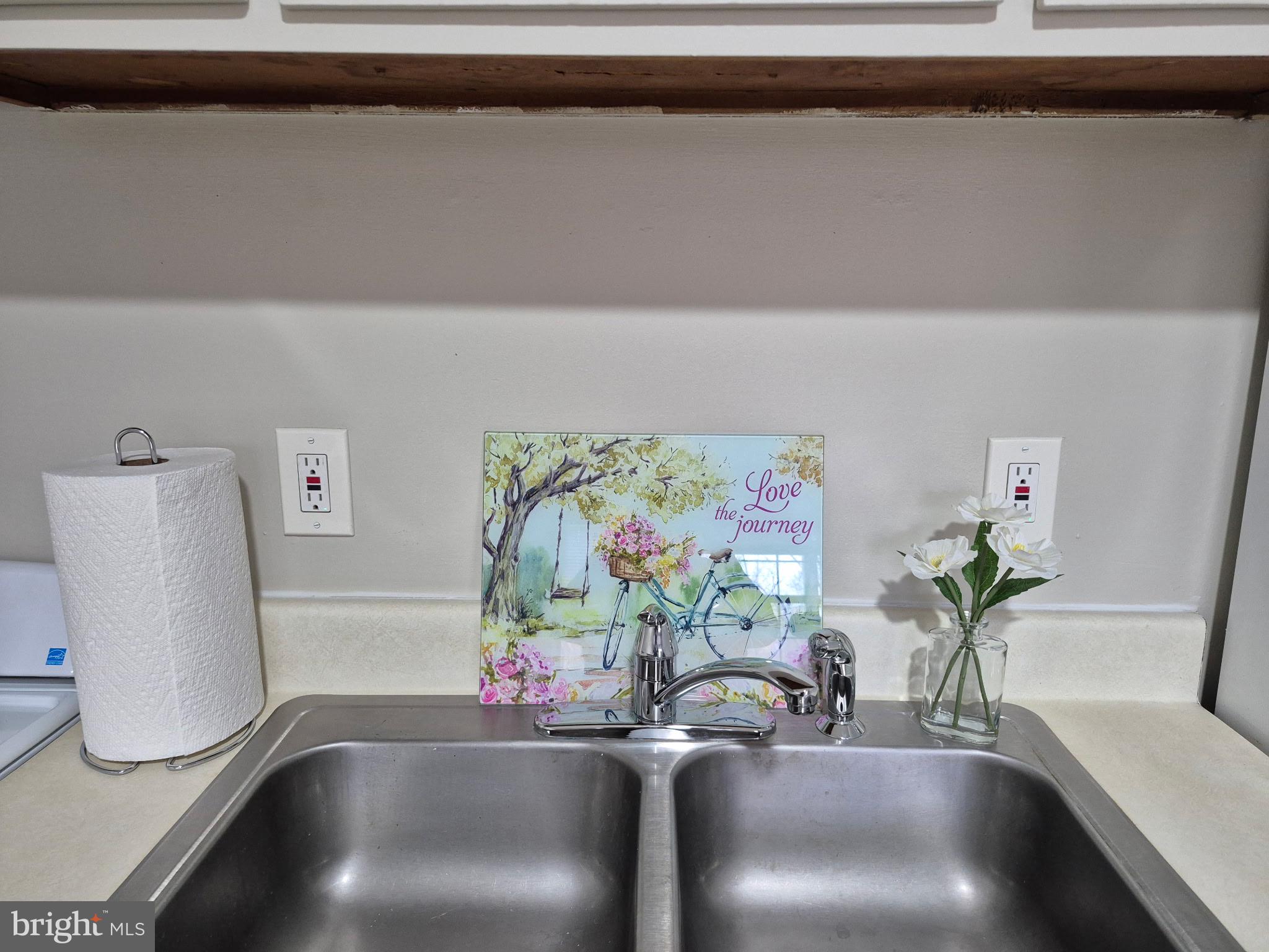 CLAY MANOR - Residential Lease