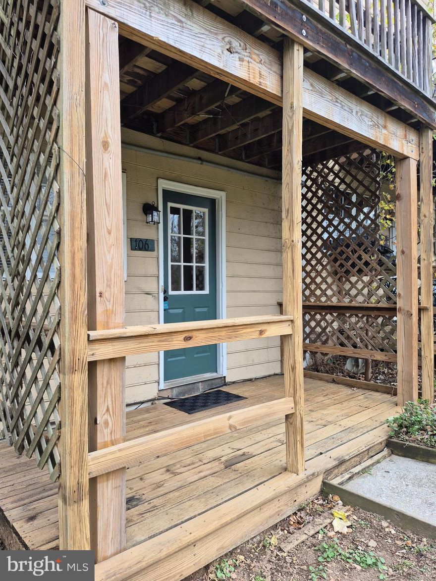 Freshly painted efficiency. Apartment in Bolivar, affordable living with easy access to MARC commuter rail. Charming historic communities of Bolivar/Harpers Ferry. Front room with living and galley kitchen is 15 x 15, Bedroom 15 x 9.  Full bath. Credit Check required. Mowing is done by a service; Trash is included in the rent.