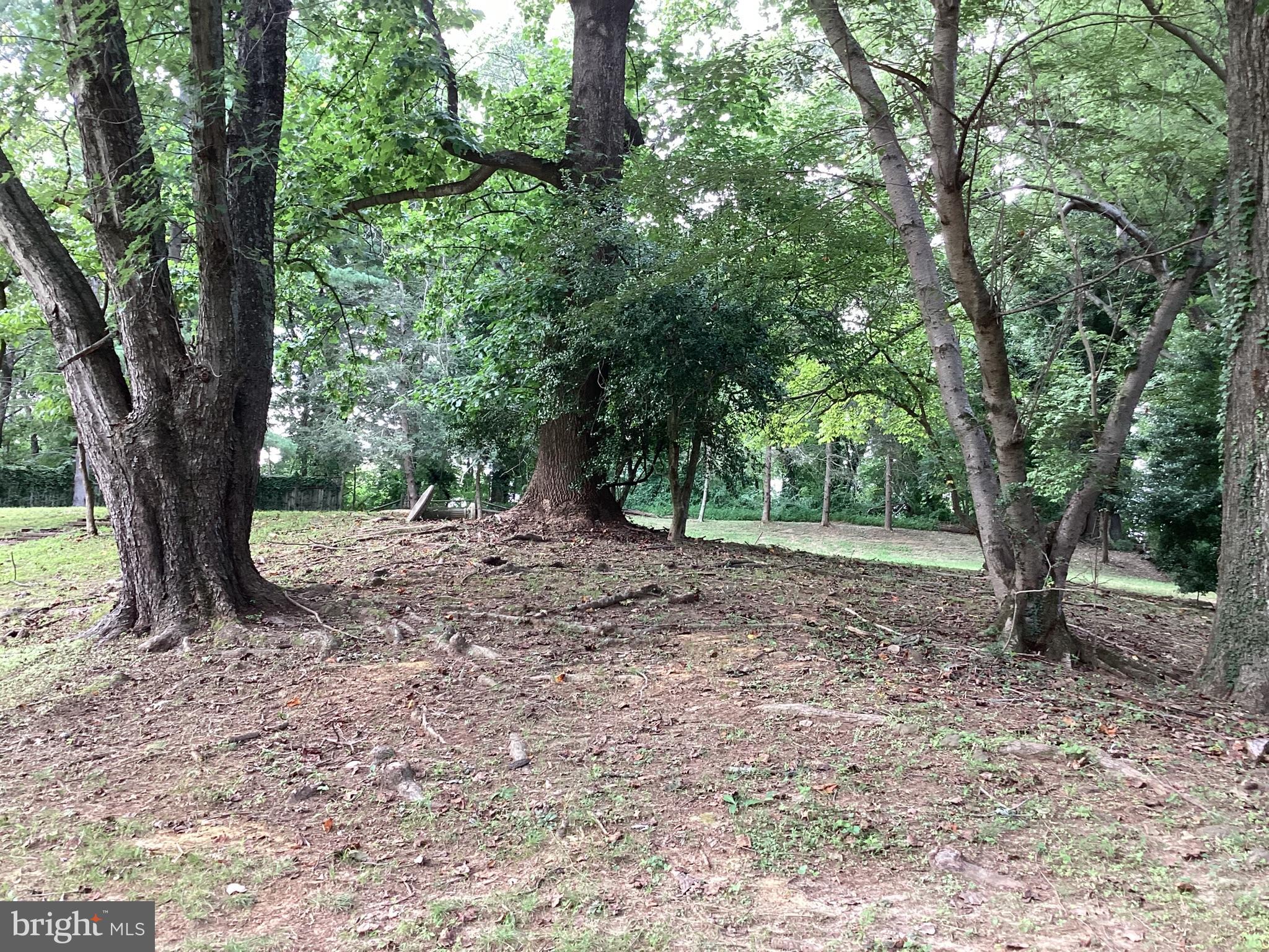 BROCK HALL - Residential