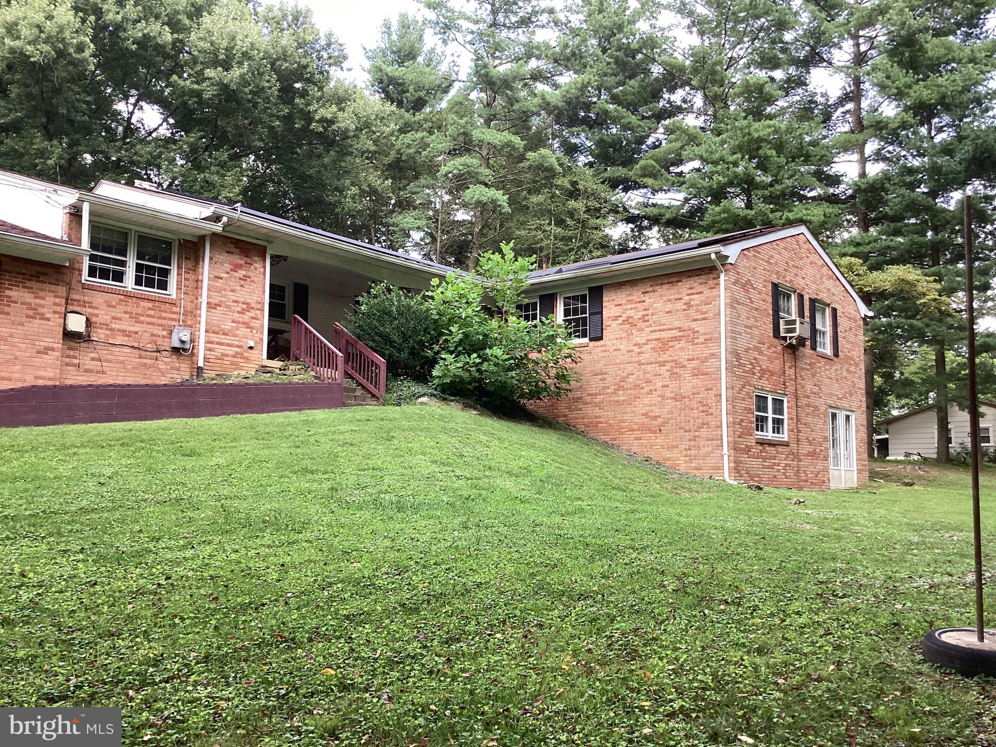 BROCK HALL - Residential