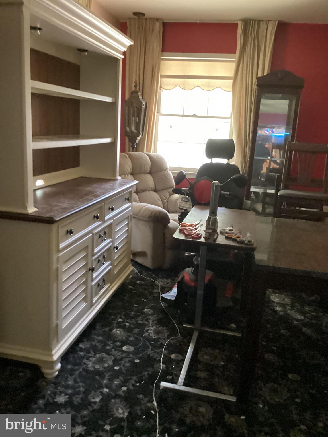 BROCK HALL - Residential