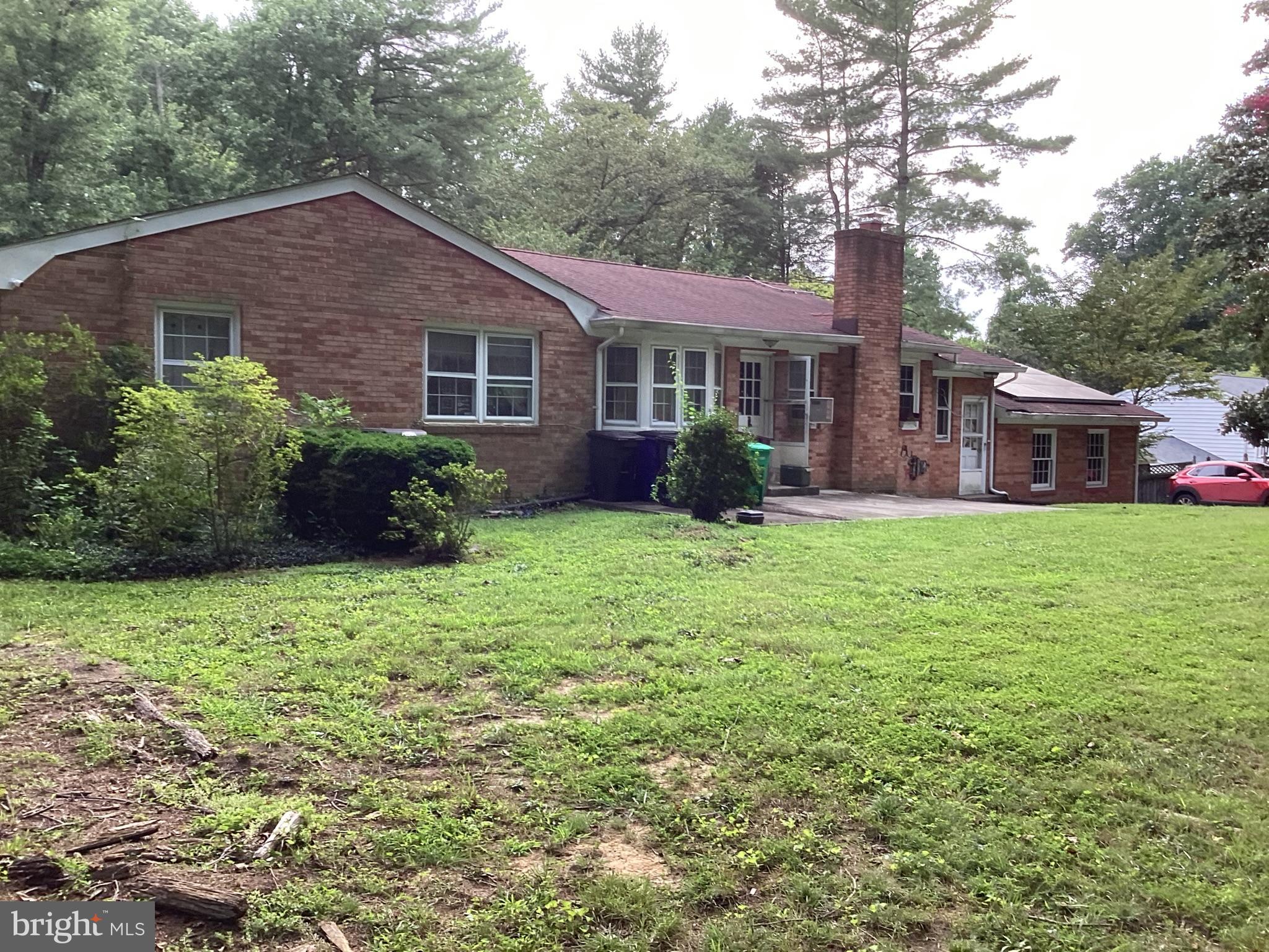 BROCK HALL - Residential