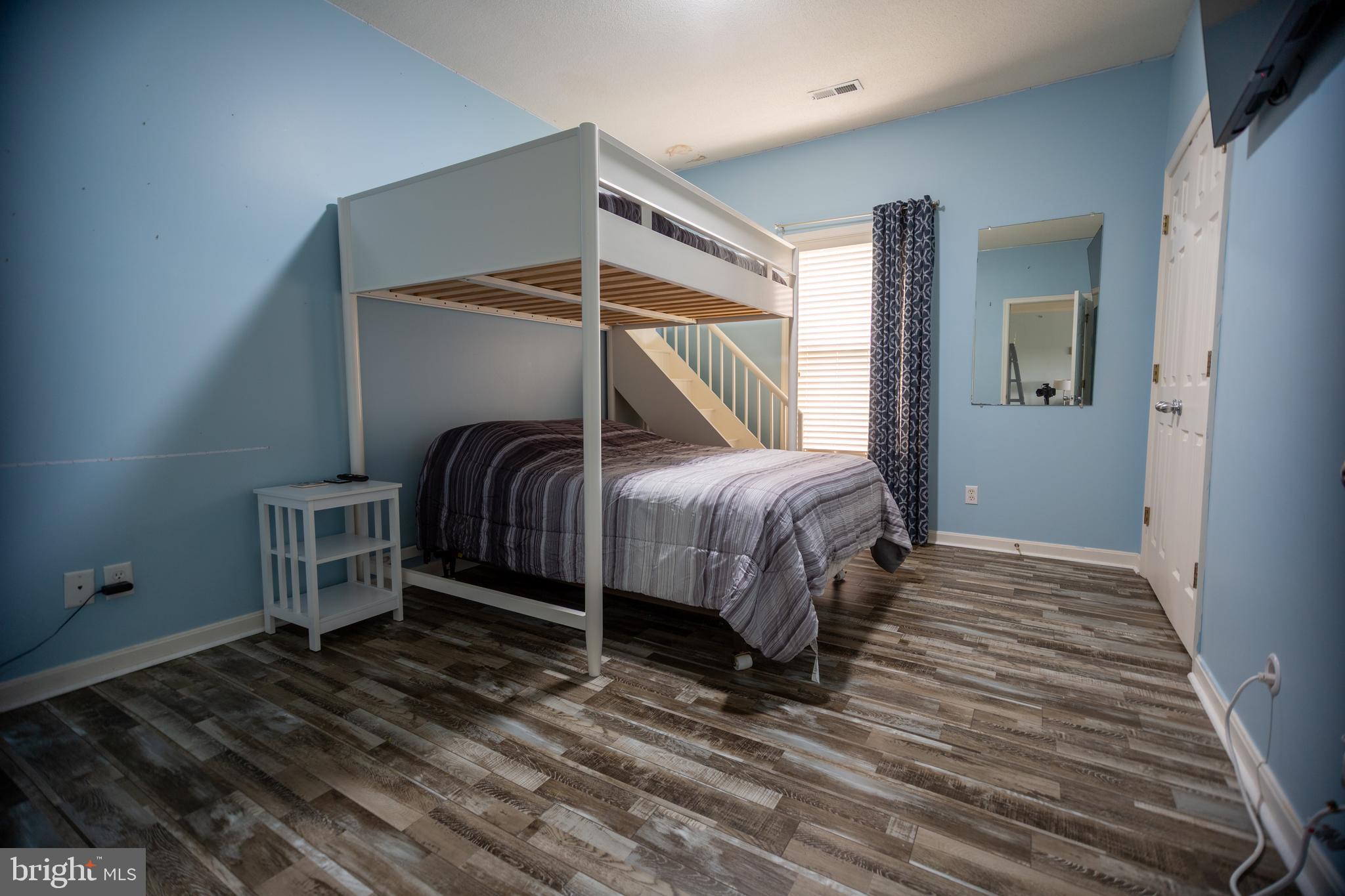 VILLAGES OF FIVE POINTS-WEST - Residential