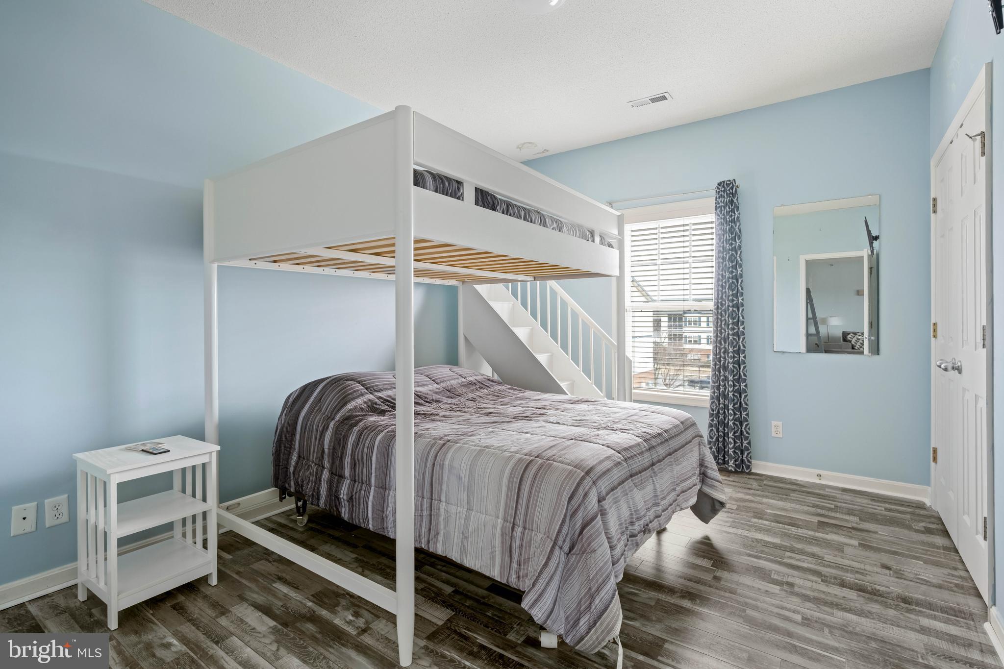 VILLAGES OF FIVE POINTS-WEST - Residential