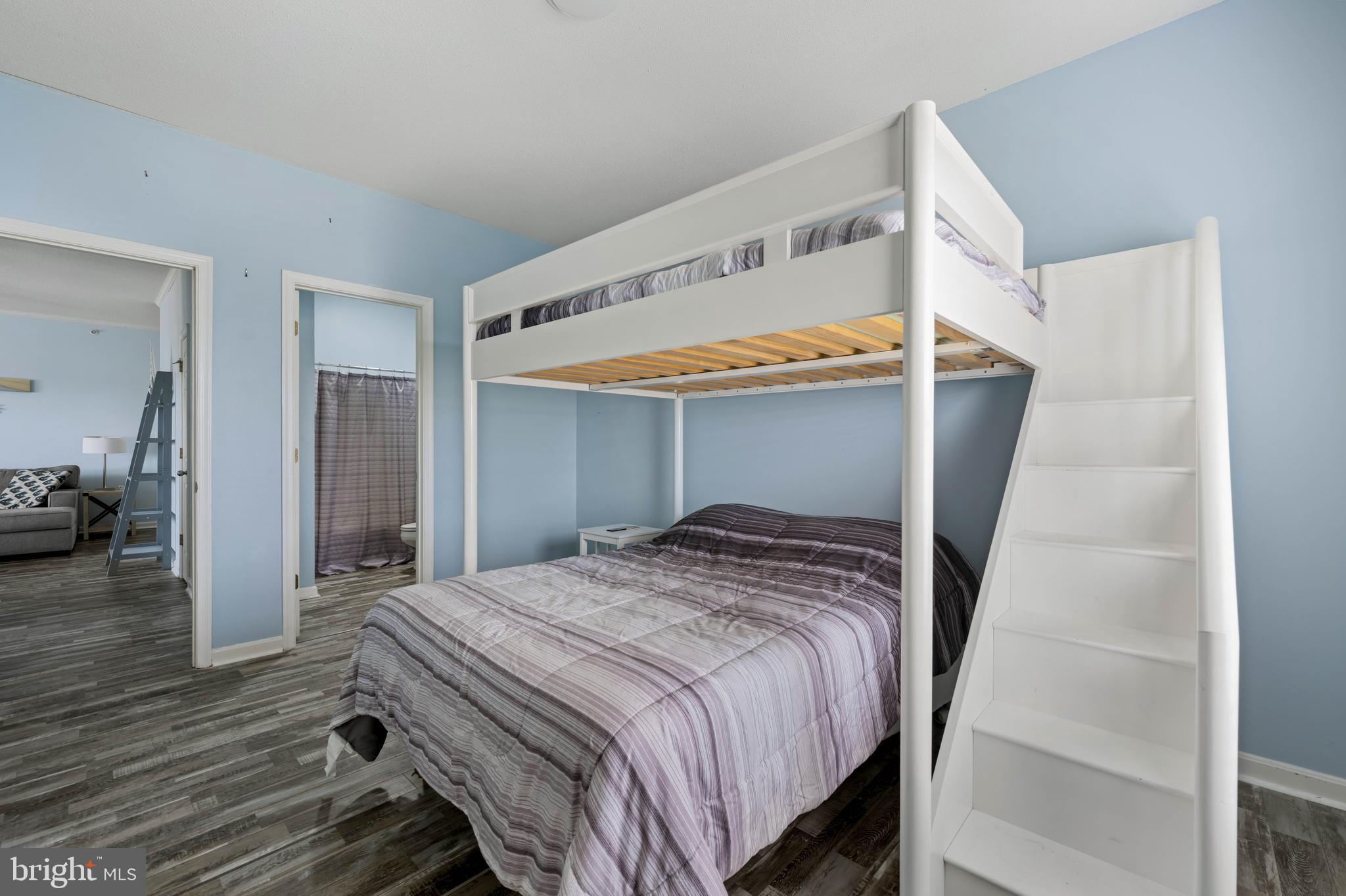 VILLAGES OF FIVE POINTS-WEST - Residential