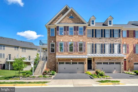 25014 CAMBRIDGE HILL TERRACE CHANTILLY VA 20152