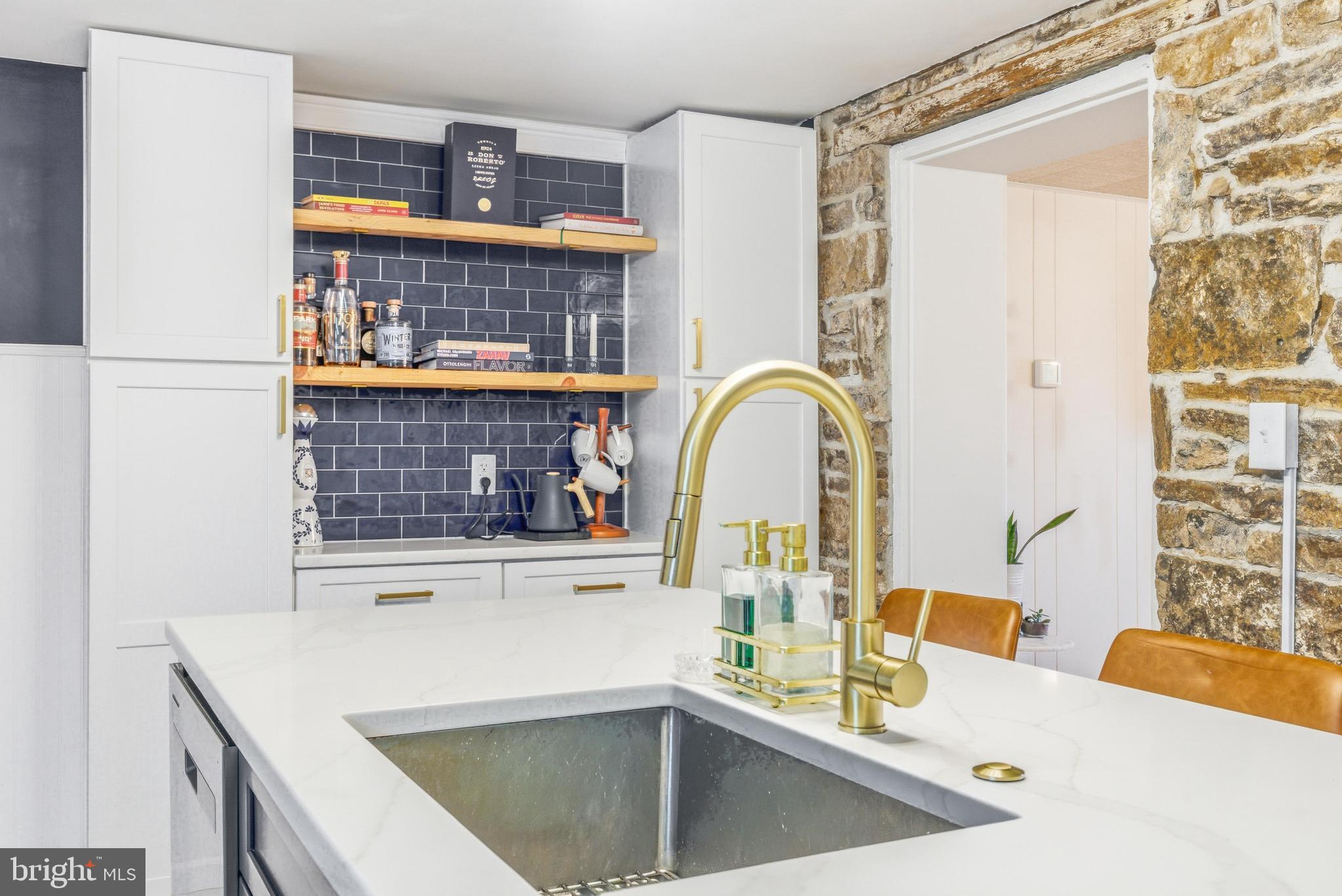 HERITAGE SQUARE - Residential